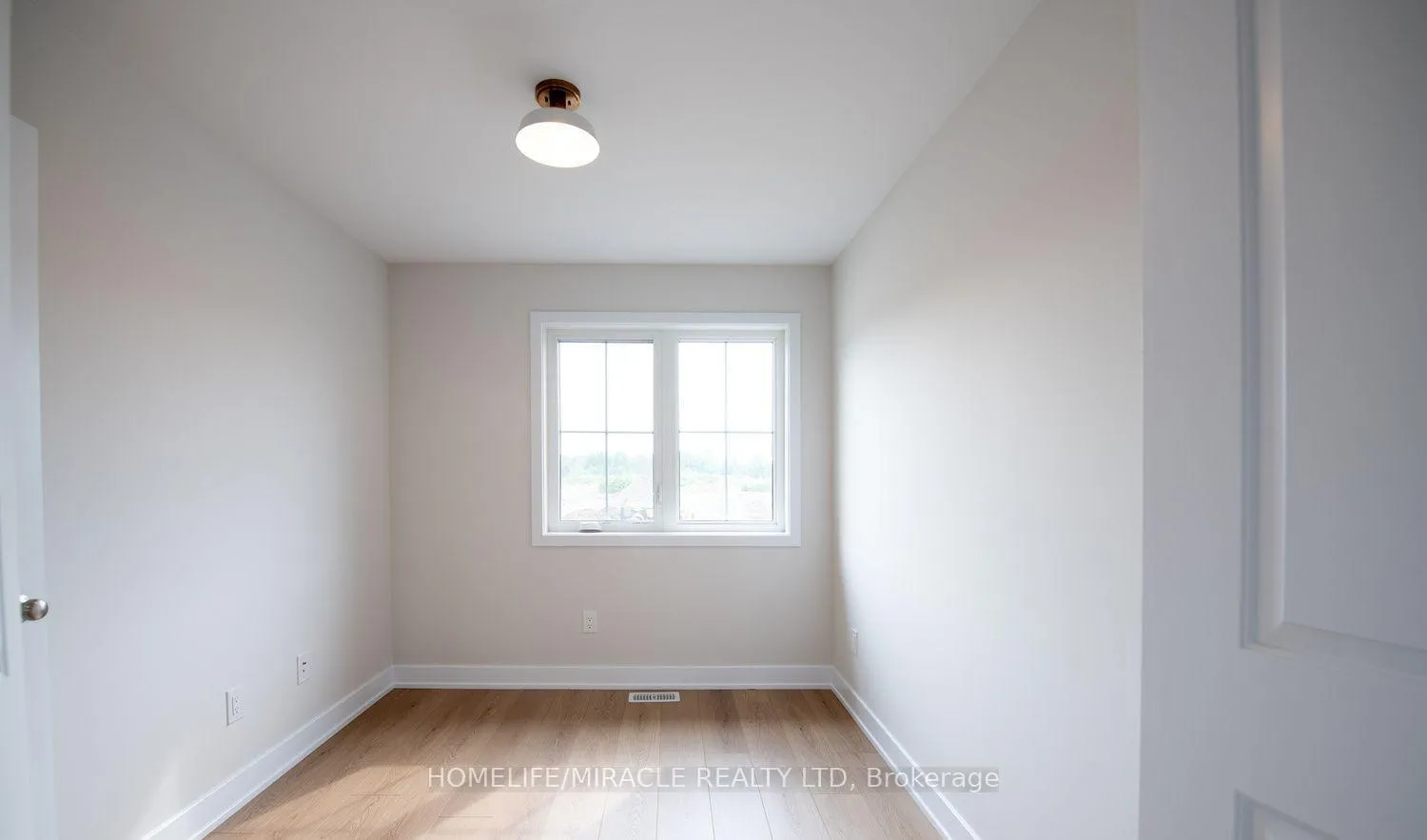 Photo 17 of 95 Staple Boulevard W, Smiths Falls — HOMEH