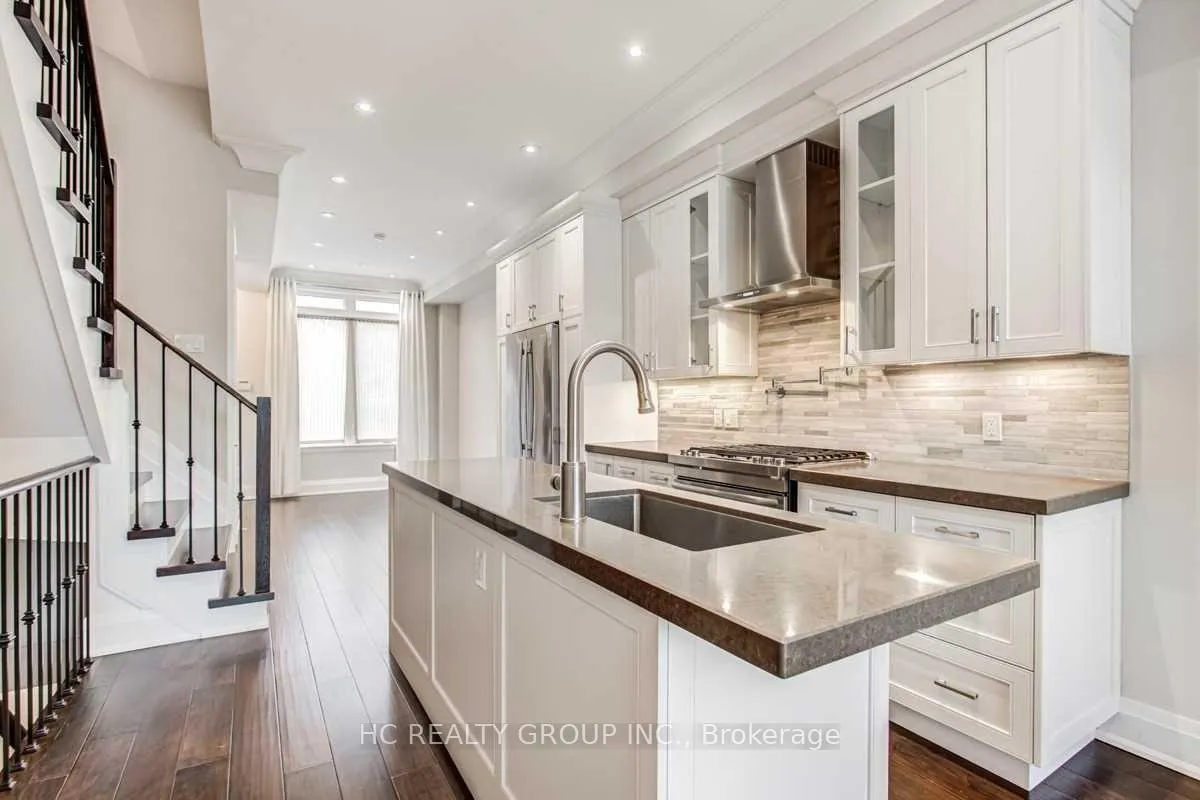 Photo 2 of 51A Burnaby Boulevard, Toronto, Yonge-Eglinton — HOMEH