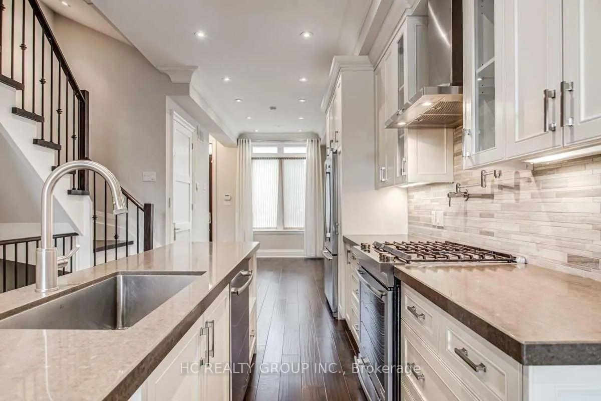 Photo 15 of 51A Burnaby Boulevard, Toronto, Yonge-Eglinton — HOMEH