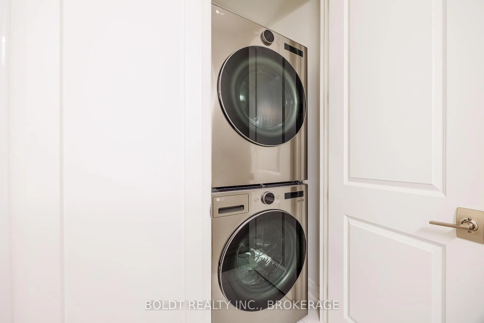 Photo 15 of Unit 10, 205 St Davids Road, Thorold, Confederation Heights — HOMEH