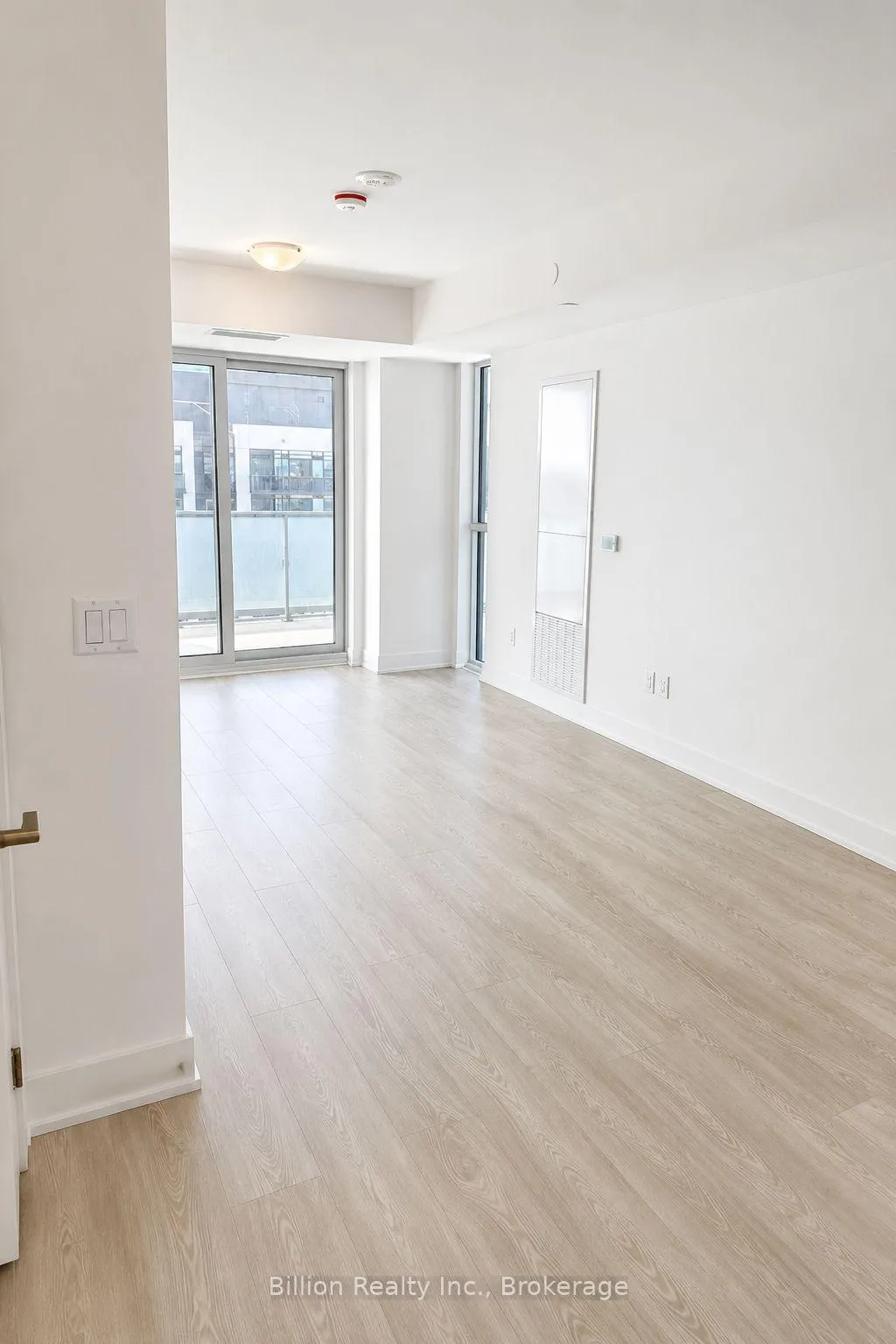 Photo 4 of Unit 2616, 2545 Simcoe Street N, Oshawa, Windfields — HOMEH