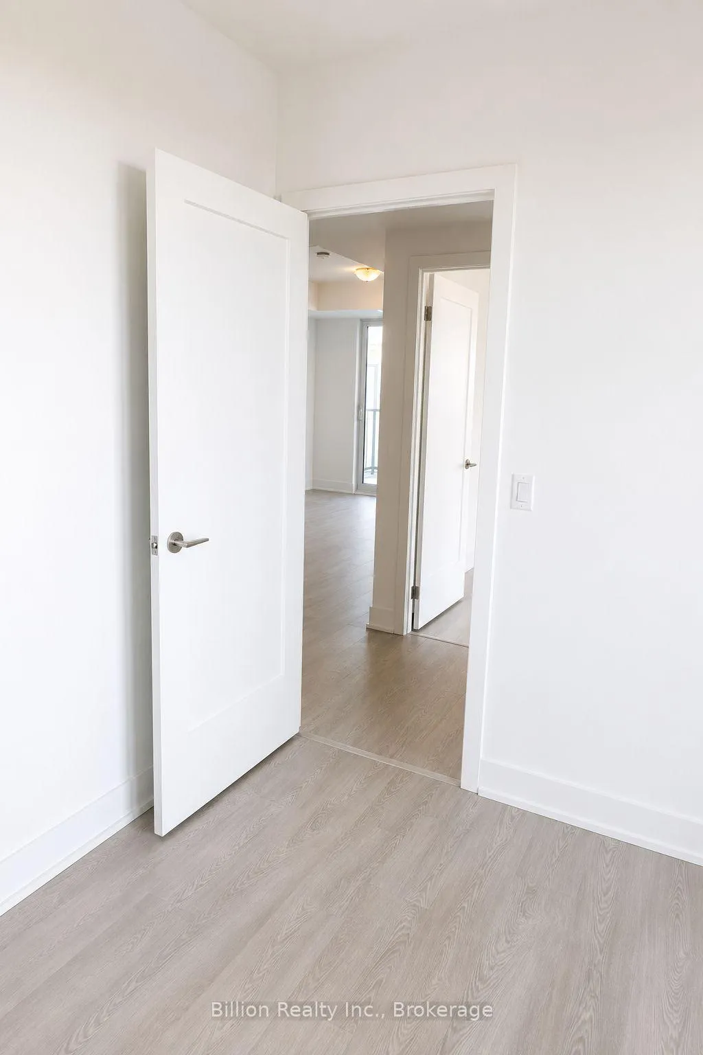 Photo 6 of Unit 2616, 2545 Simcoe Street N, Oshawa, Windfields — HOMEH