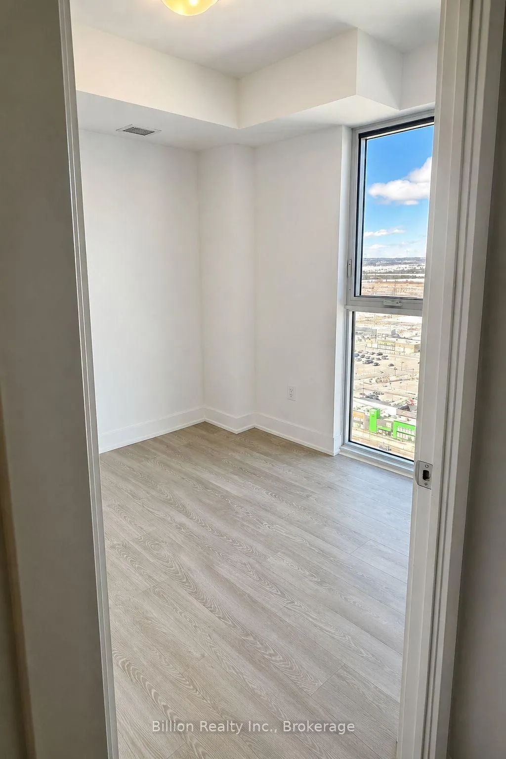 Photo 15 of Unit 2616, 2545 Simcoe Street N, Oshawa, Windfields — HOMEH