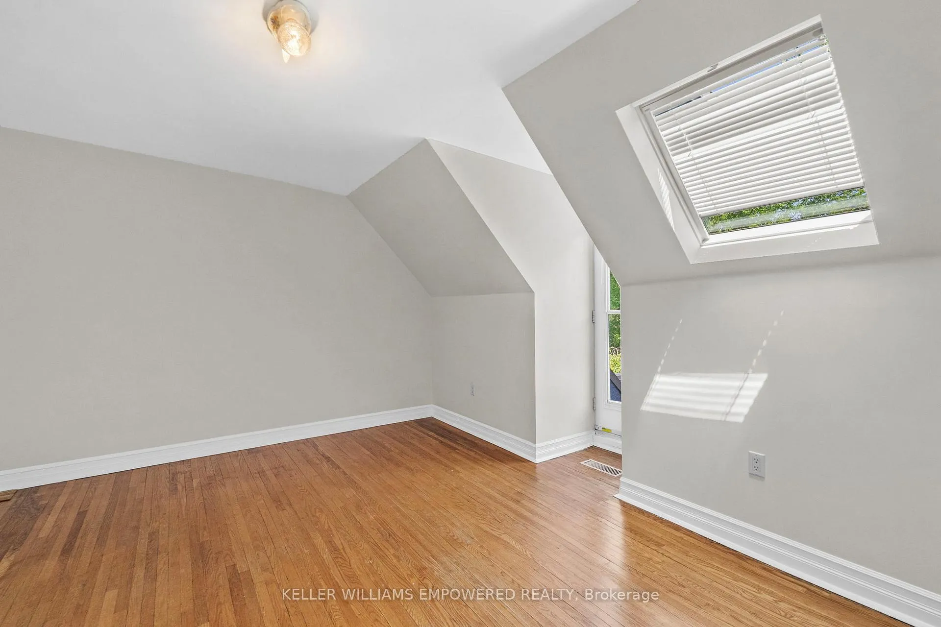 Photo 29 of 865 Bathurst Street, Toronto, The Annex — HOMEH