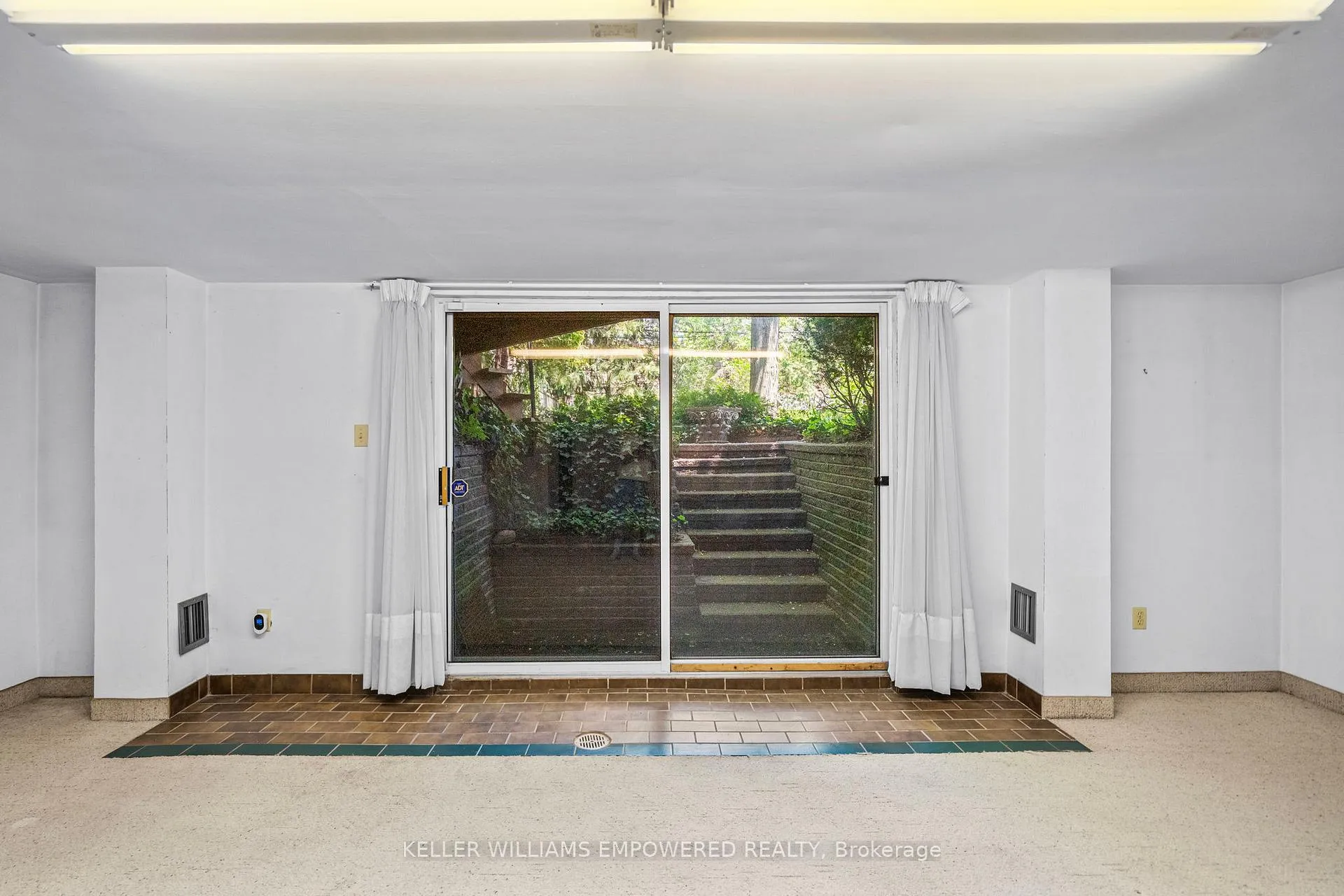 Photo 37 of 865 Bathurst Street, Toronto, The Annex — HOMEH