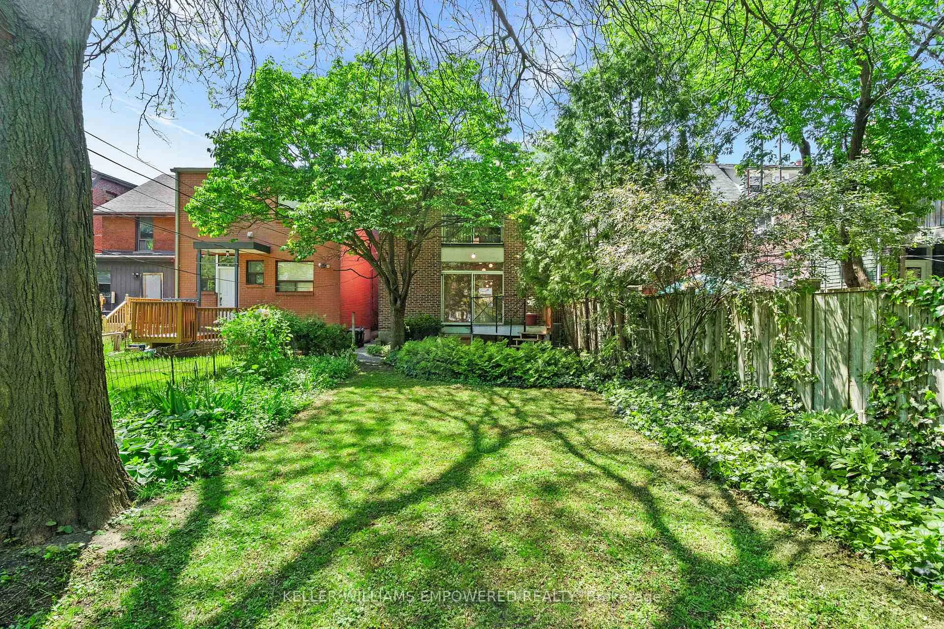 Photo 42 of 865 Bathurst Street, Toronto, The Annex — HOMEH