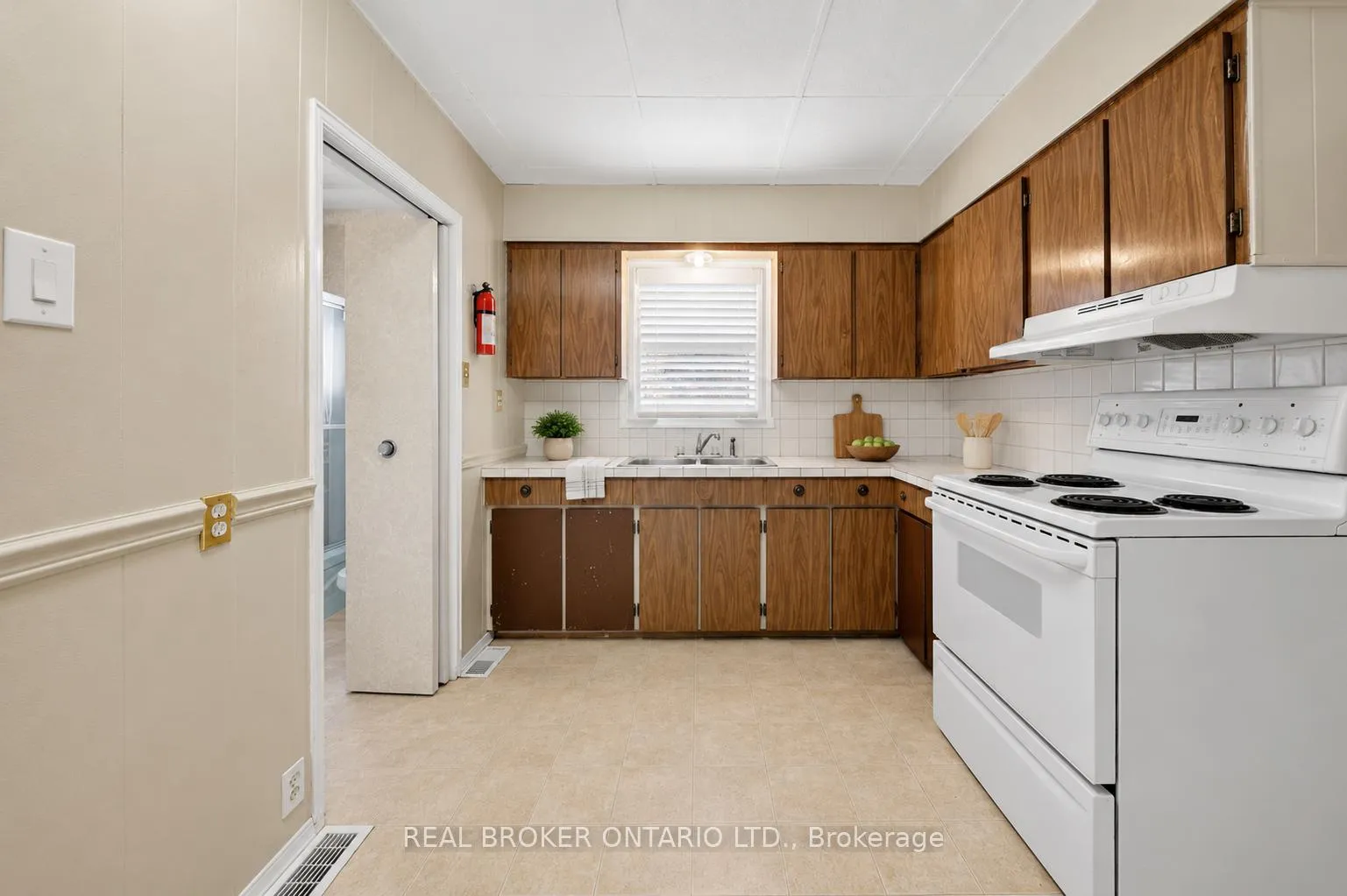 Photo 6 of 70 Poulette Street, Hamilton, Kirkendall — HOMEH