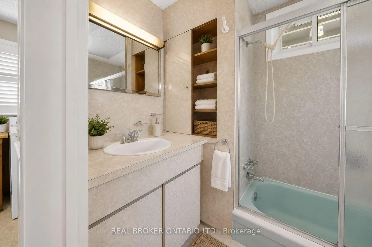 Photo 13 of 70 Poulette Street, Hamilton, Kirkendall — HOMEH