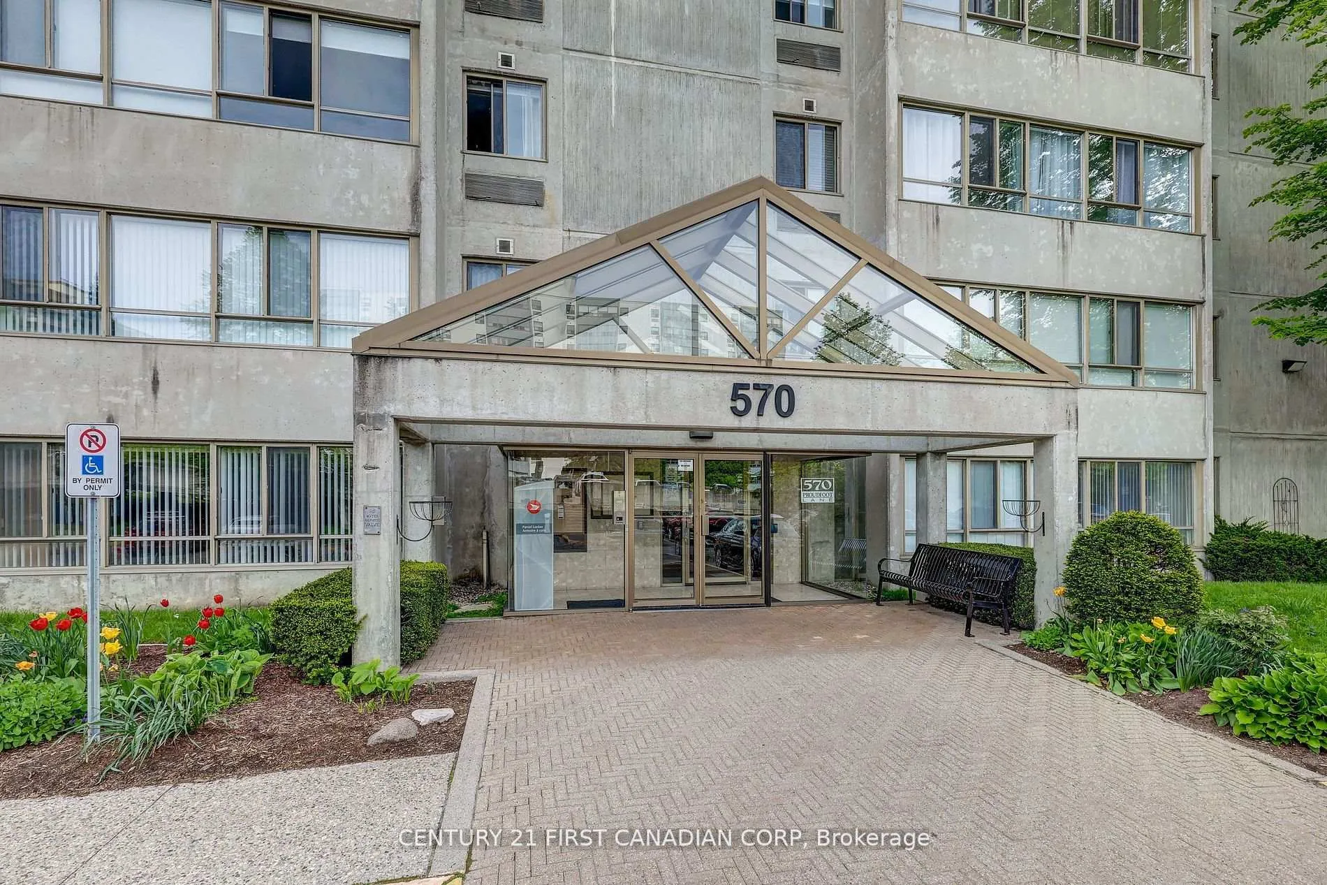 Front of Unit 405, 570 Proudfoot Lane