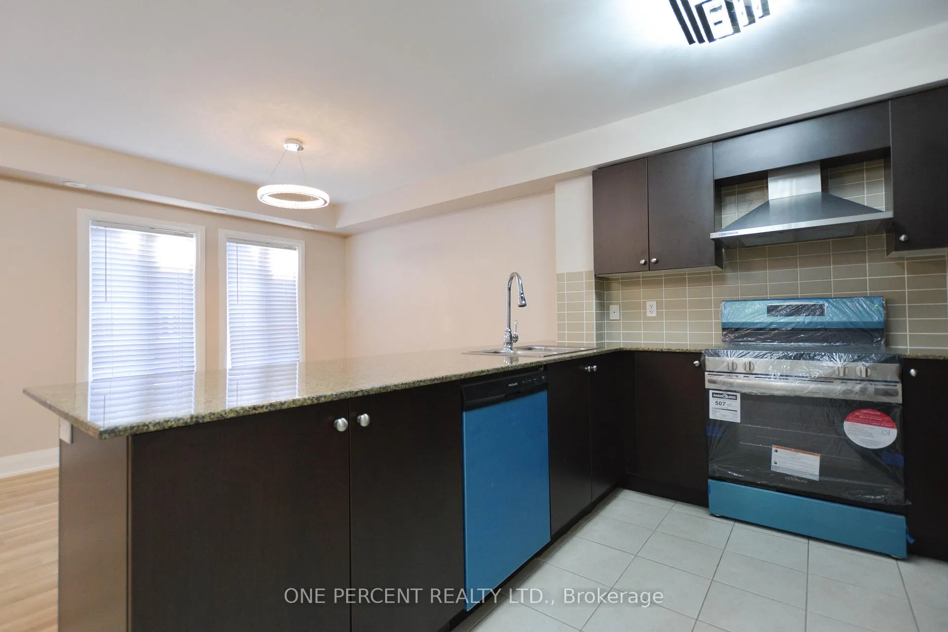 Photo 10 of Unit 201, 320 John Street, Markham, Aileen-Willowbrook — HOMEH