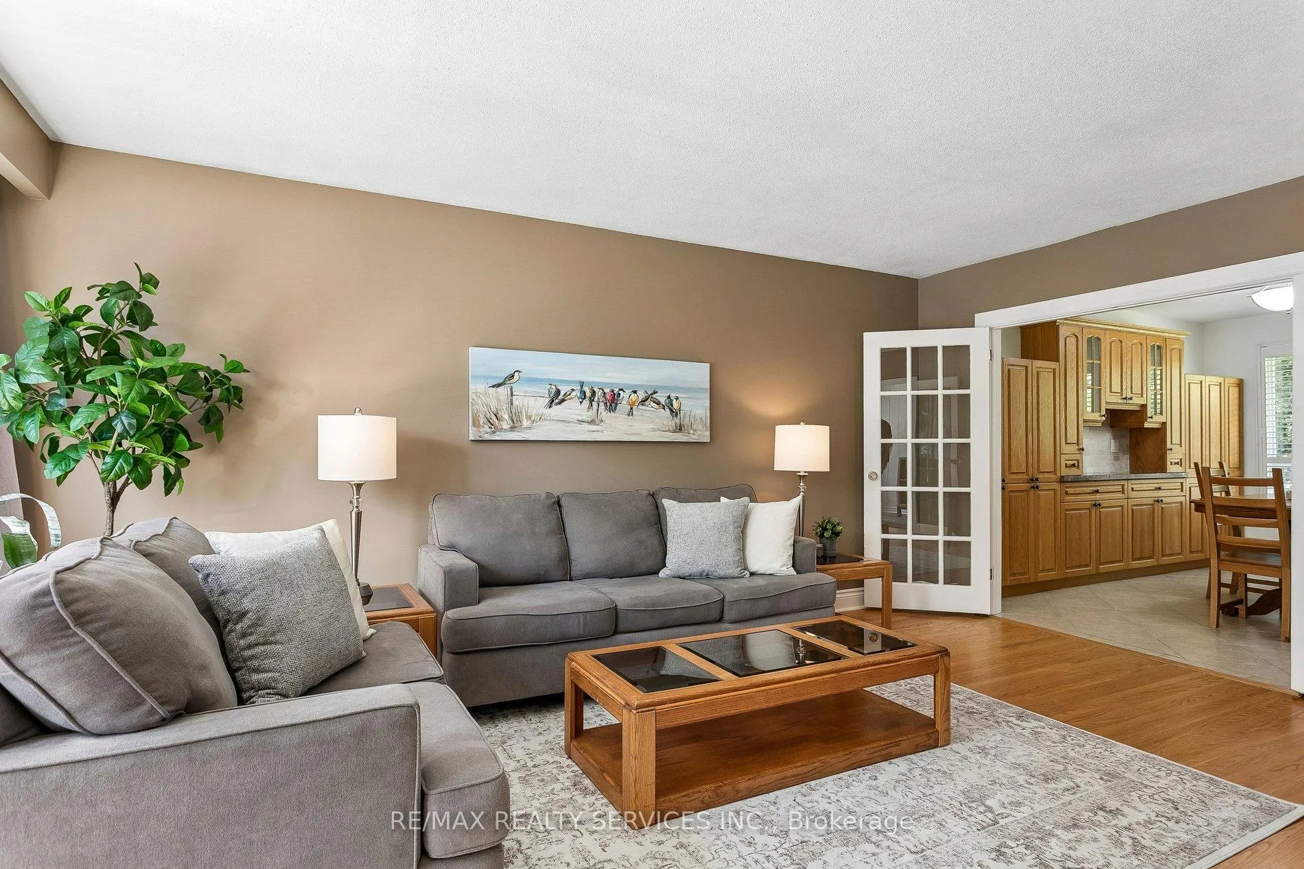 Photo 8 of 42 Watson Crescent, Brampton, Brampton East — HOMEH