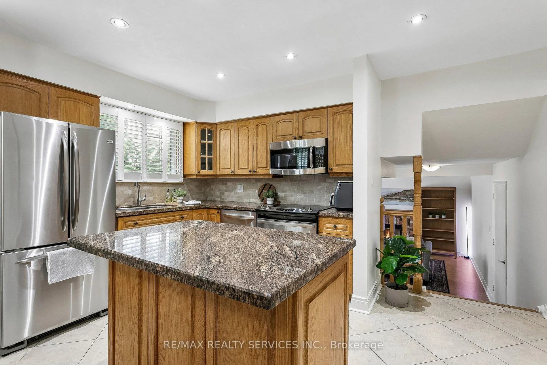 Photo 16 of 42 Watson Crescent, Brampton, Brampton East — HOMEH