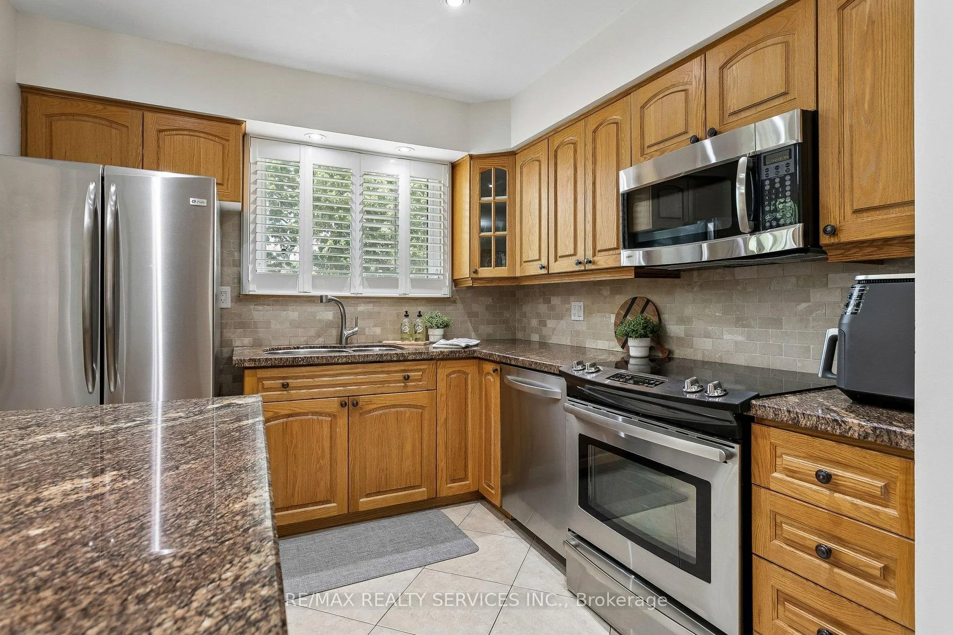Photo 17 of 42 Watson Crescent, Brampton, Brampton East — HOMEH