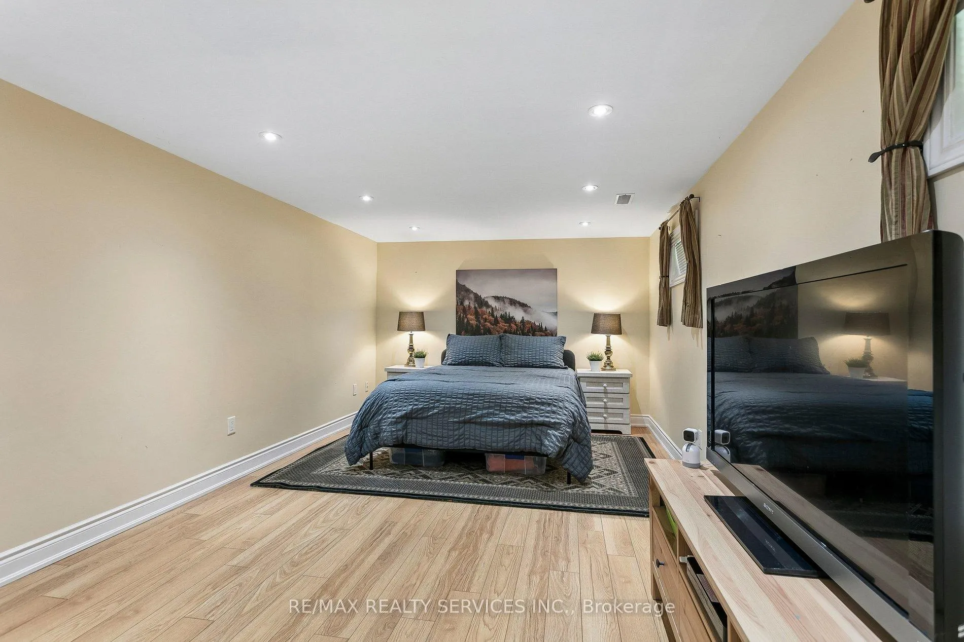 Photo 41 of 42 Watson Crescent, Brampton, Brampton East — HOMEH