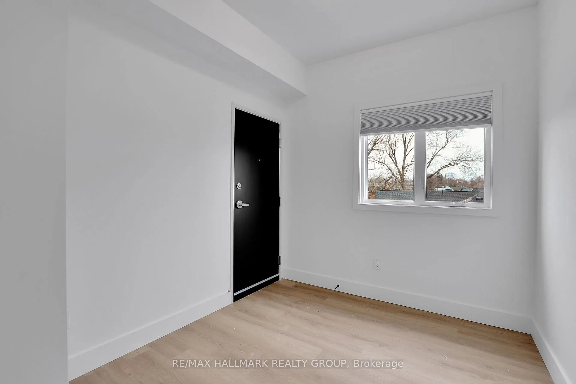 Photo 15 of Unit 5, 109 Russell Avenue, Ottawa, Sandy Hill — HOMEH