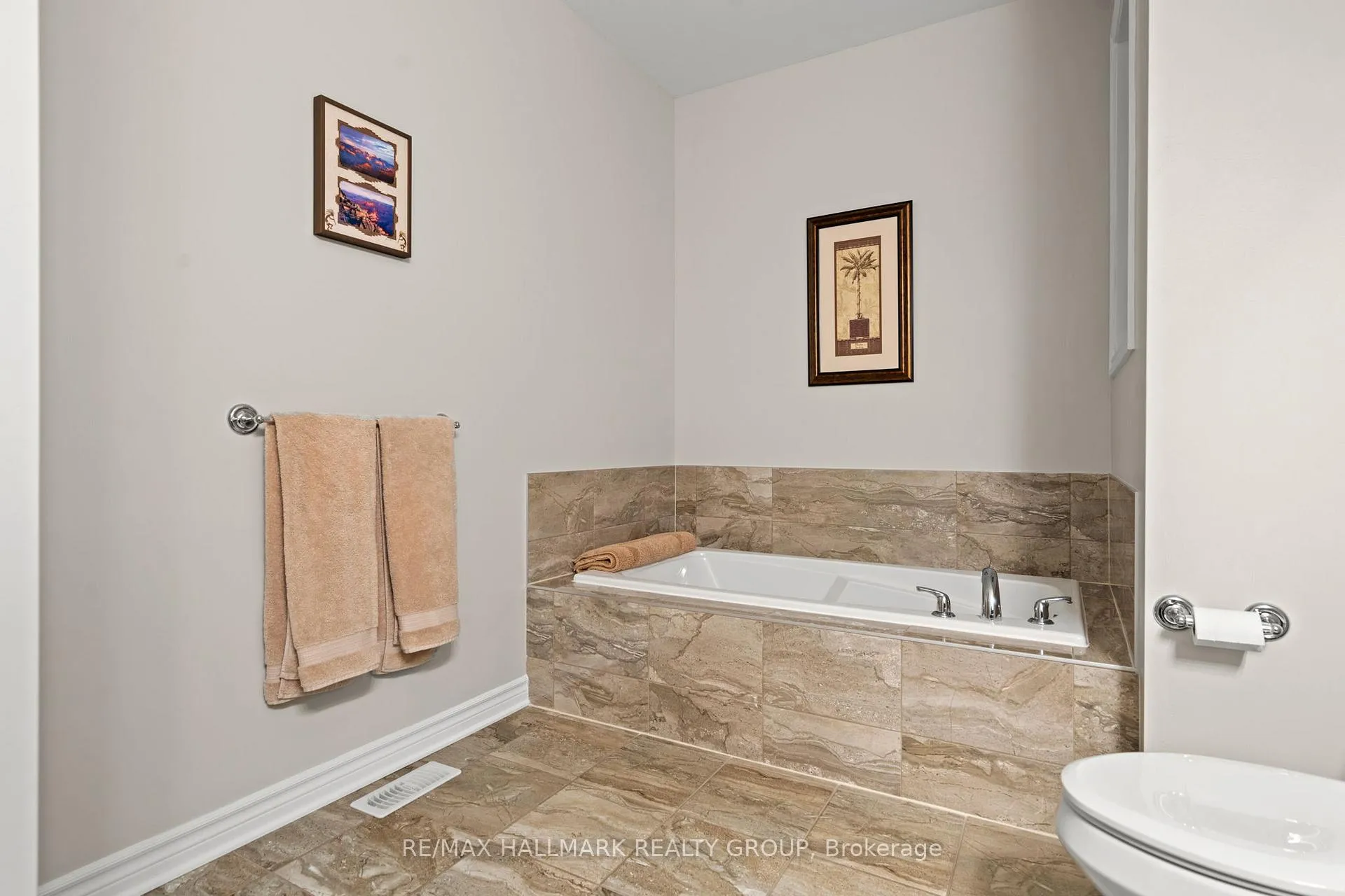 Photo 25 of 321 Hepatica Way, Ottawa, Avalon West — HOMEH