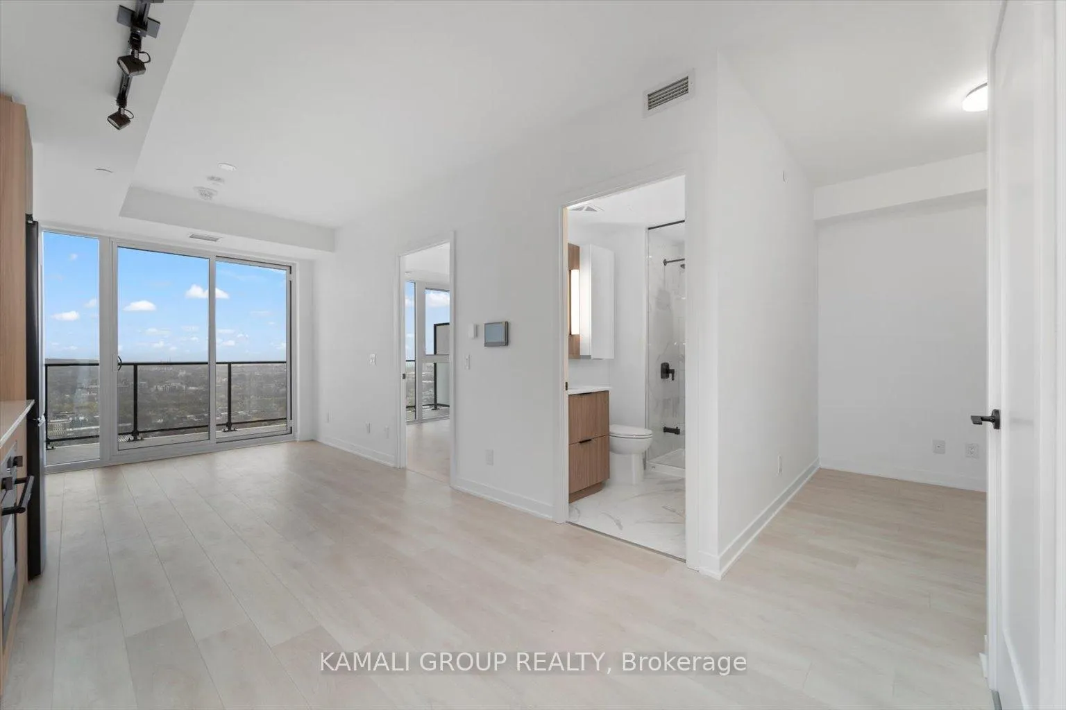 Photo 6 of Unit 3213, 5 Defries Street, Toronto, Regent Park — HOMEH