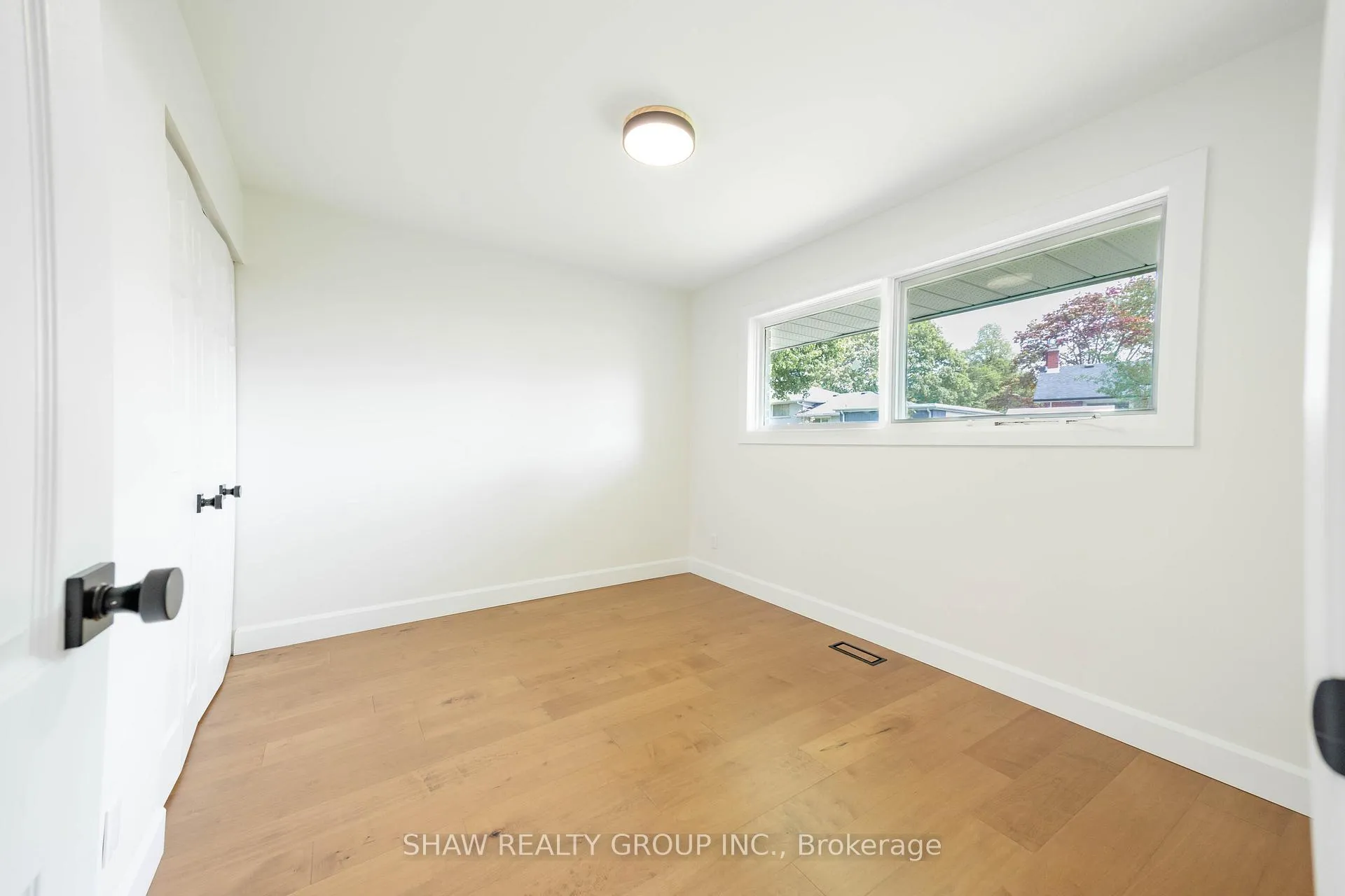 Photo 14 of 22 Charlotte Crescent, Kitchener — HOMEH