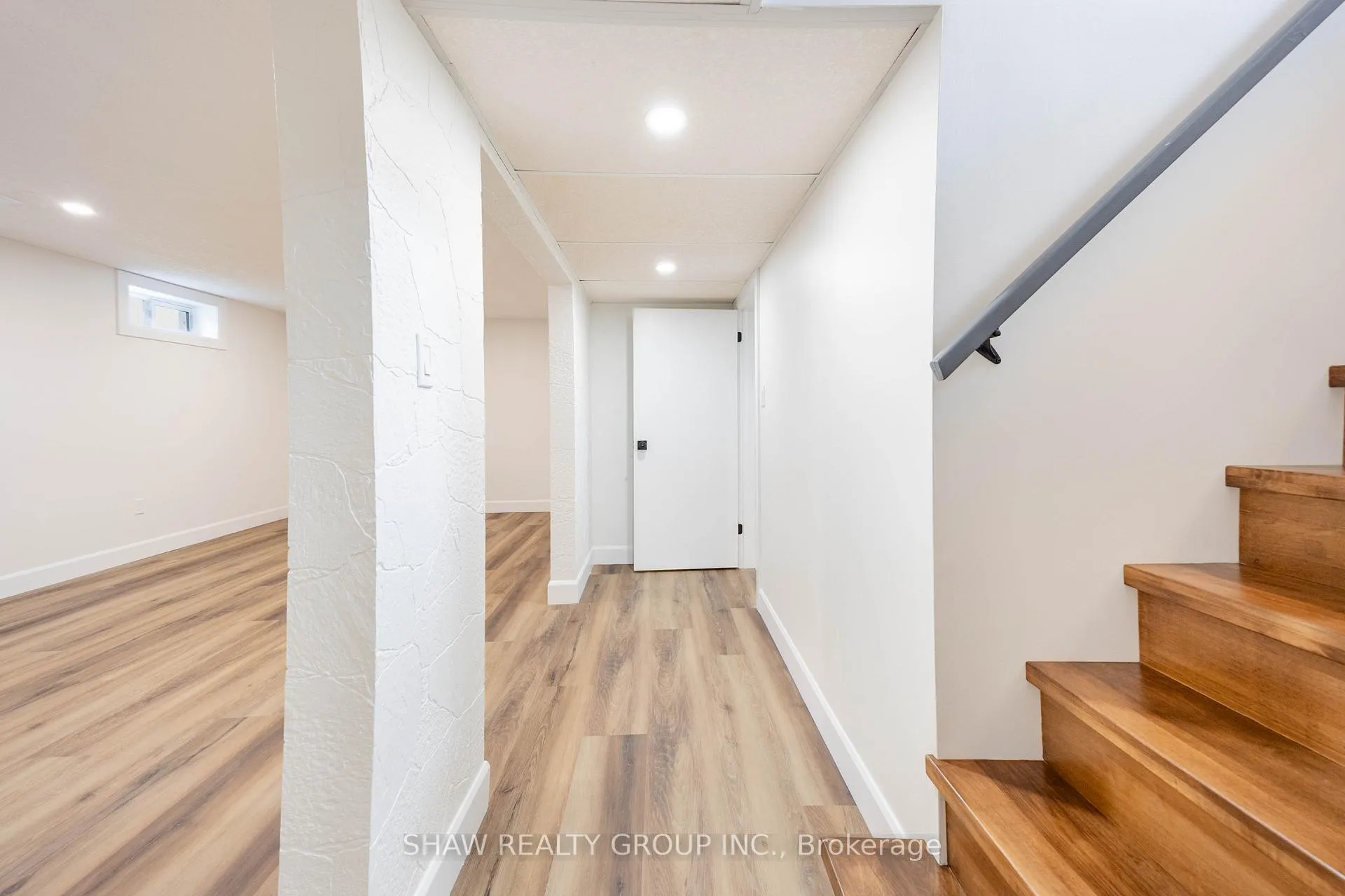 Photo 21 of 22 Charlotte Crescent, Kitchener — HOMEH