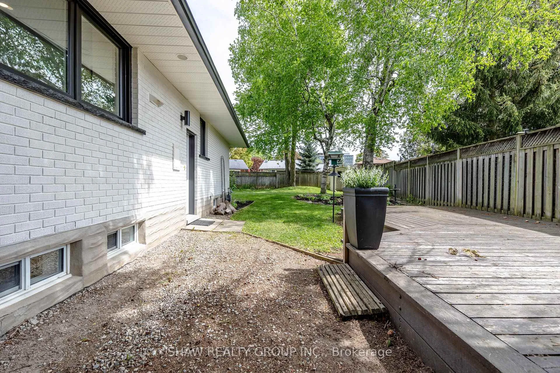 Photo 24 of 22 Charlotte Crescent, Kitchener — HOMEH
