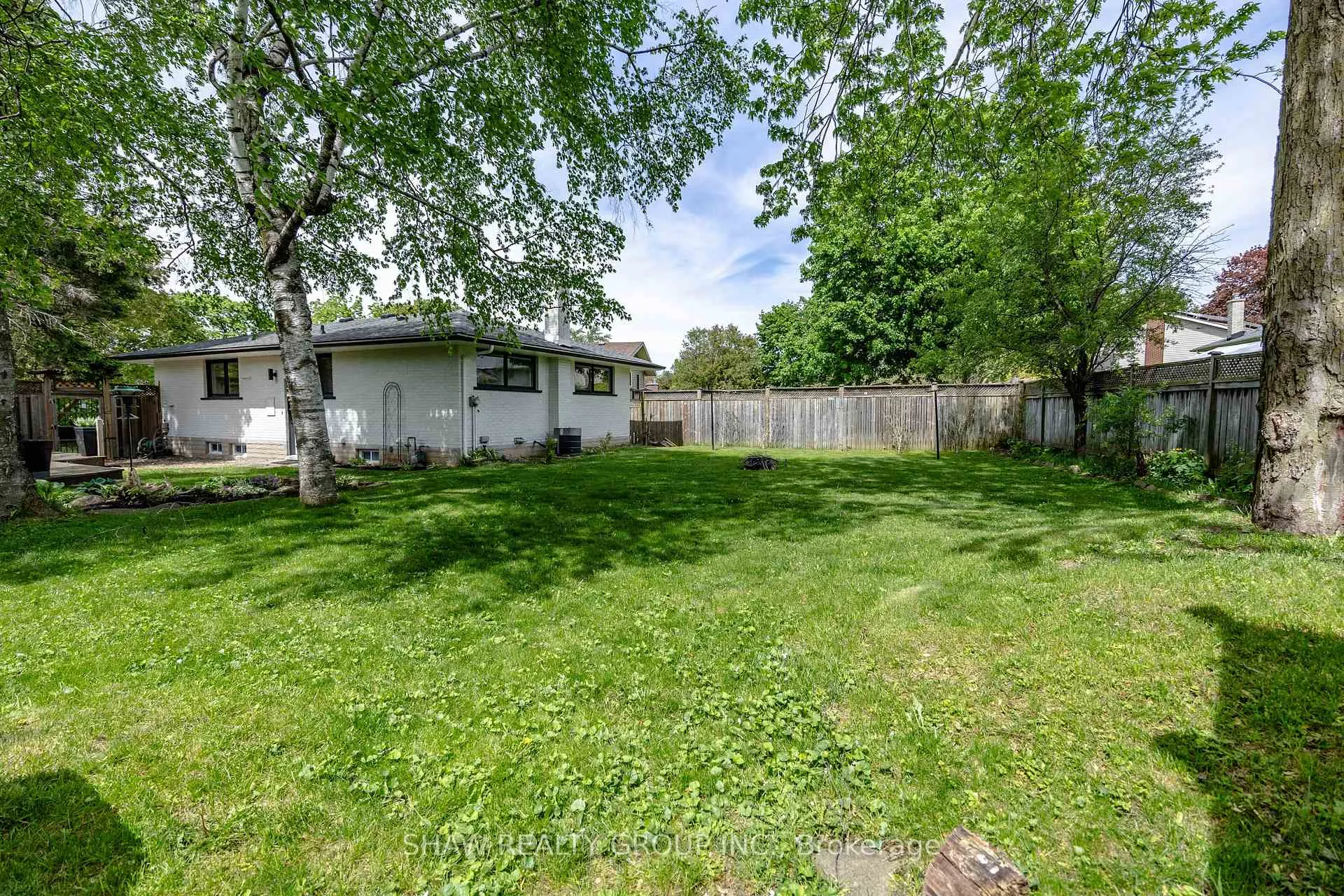 Photo 27 of 22 Charlotte Crescent, Kitchener — HOMEH