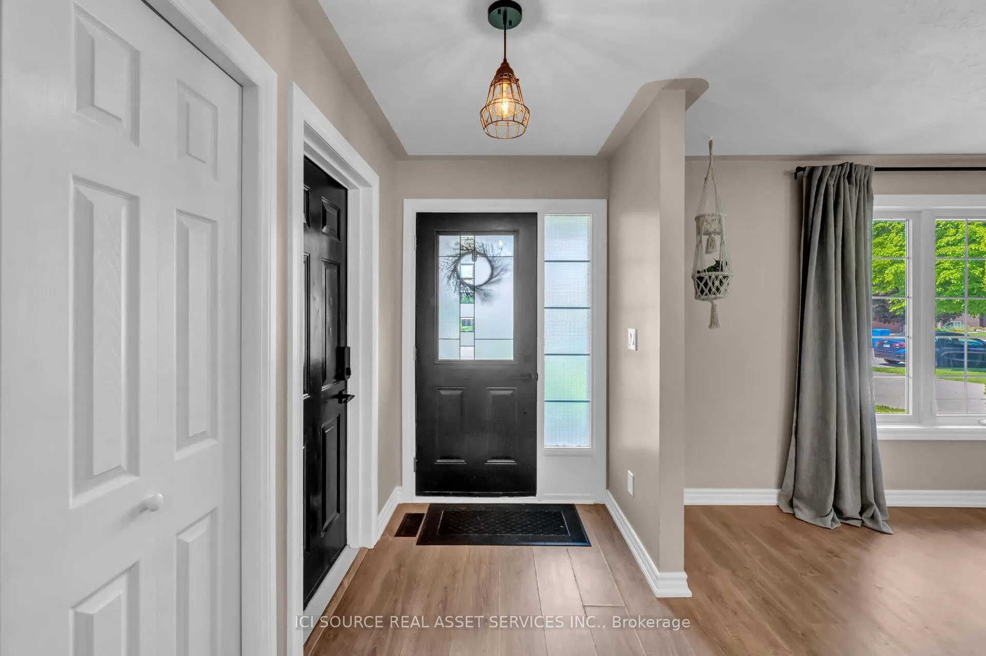 Photo 4 of 23 Carolinian Place, Chatham-Kent, Chatham — HOMEH