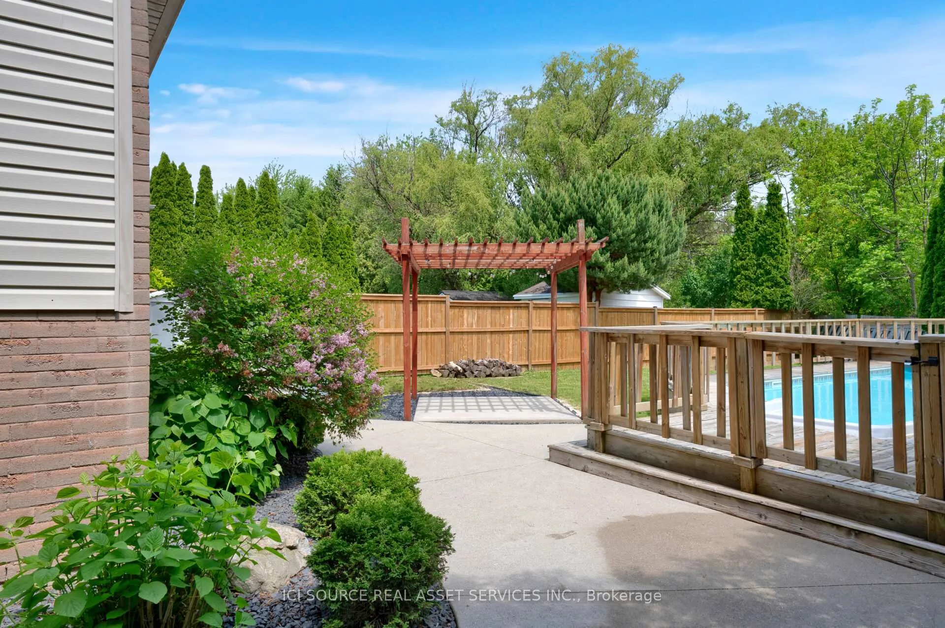 Photo 34 of 23 Carolinian Place, Chatham-Kent, Chatham — HOMEH