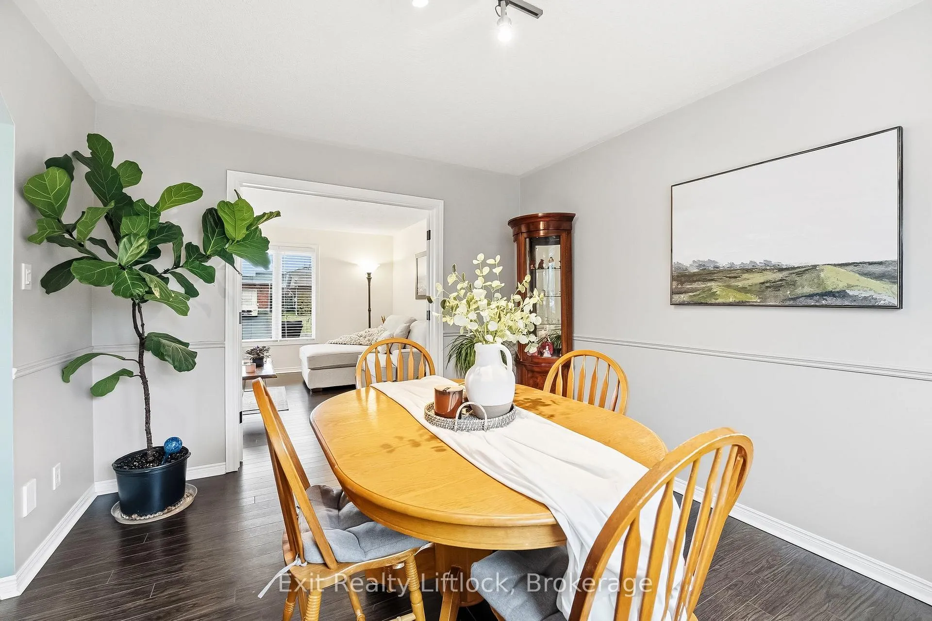Photo 8 of 2285 Lynhaven Road, Peterborough, Monaghan Ward 2 — HOMEH