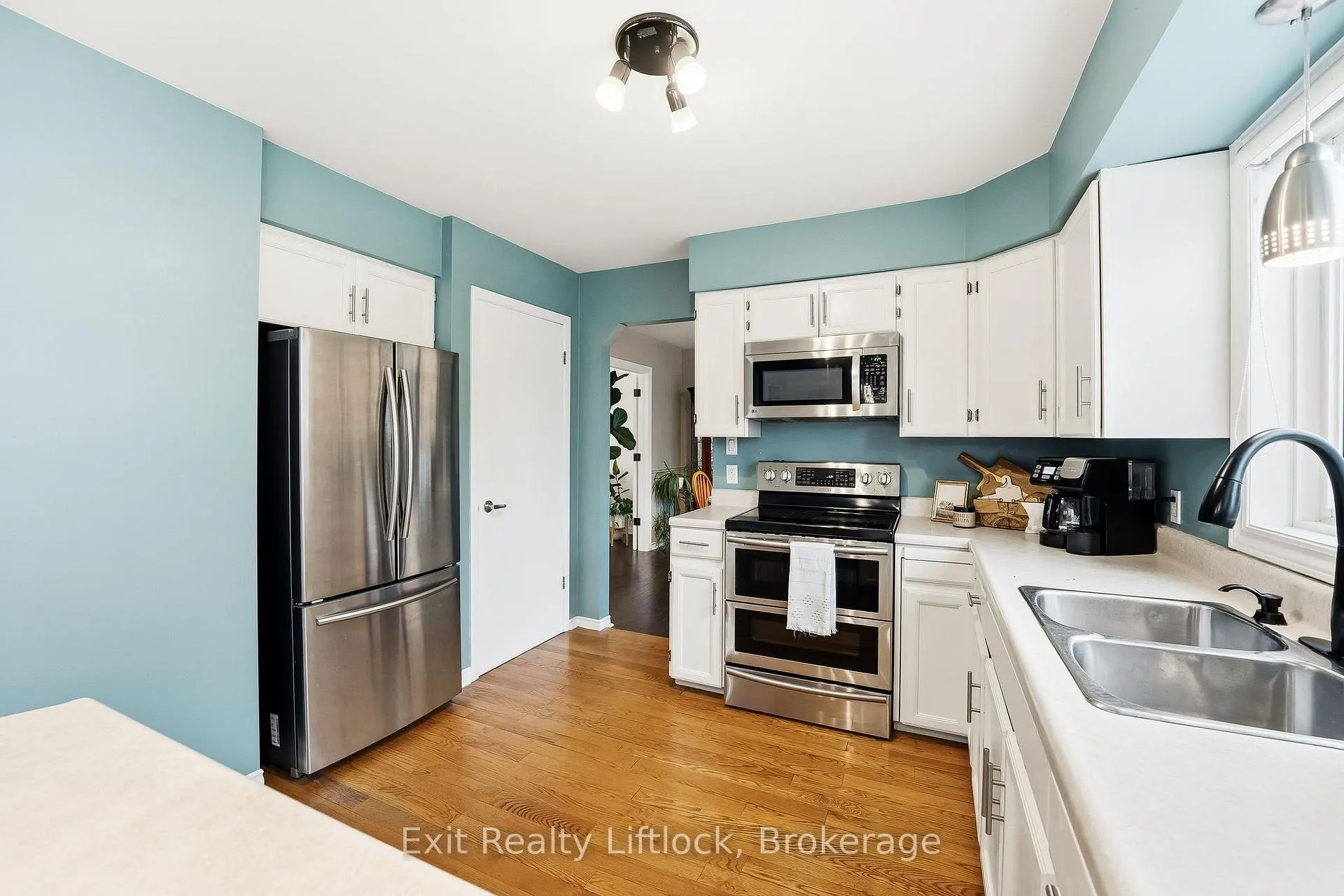 Photo 10 of 2285 Lynhaven Road, Peterborough, Monaghan Ward 2 — HOMEH