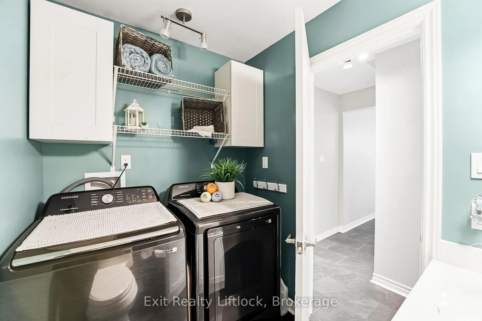Photo 16 of 2285 Lynhaven Road, Peterborough, Monaghan Ward 2 — HOMEH