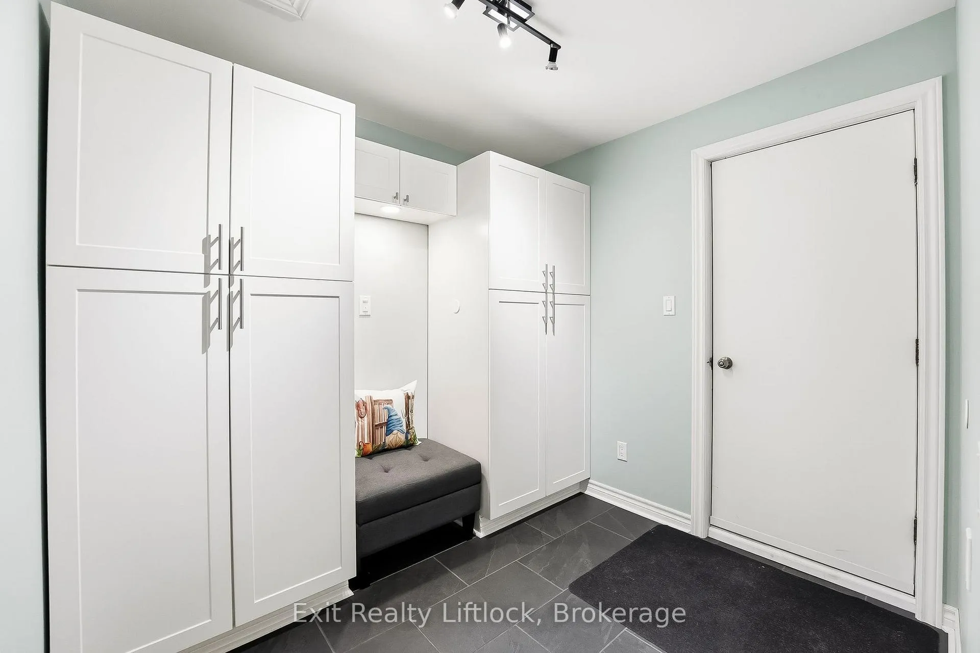 Photo 17 of 2285 Lynhaven Road, Peterborough, Monaghan Ward 2 — HOMEH