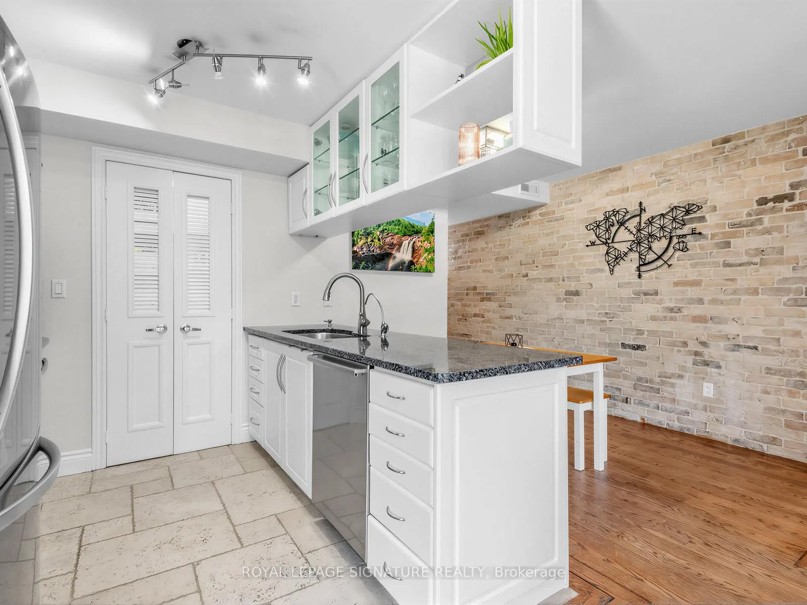 Photo 3 of Unit 201, 72 Aerodrome Crescent, Toronto, Leaside — HOMEH