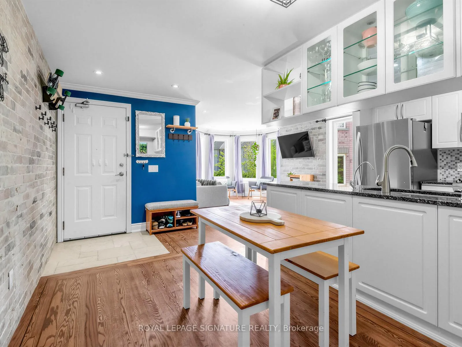 Photo 6 of Unit 201, 72 Aerodrome Crescent, Toronto, Leaside — HOMEH