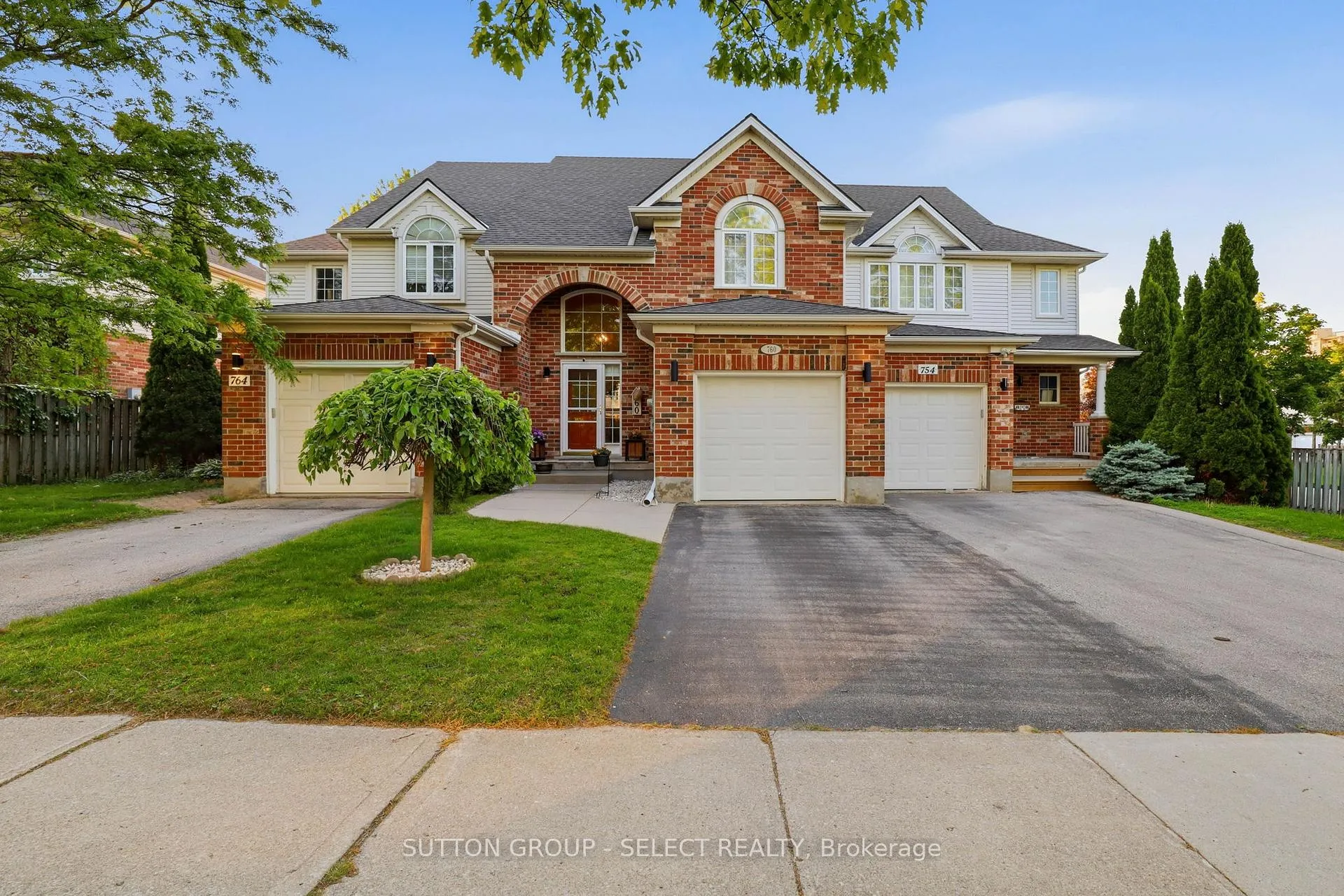 Photo 1 of 760 Silversmith Street, London, North M — HOMEH