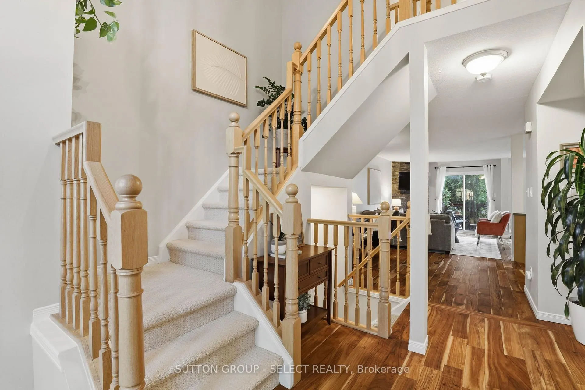 Photo 6 of 760 Silversmith Street, London, North M — HOMEH