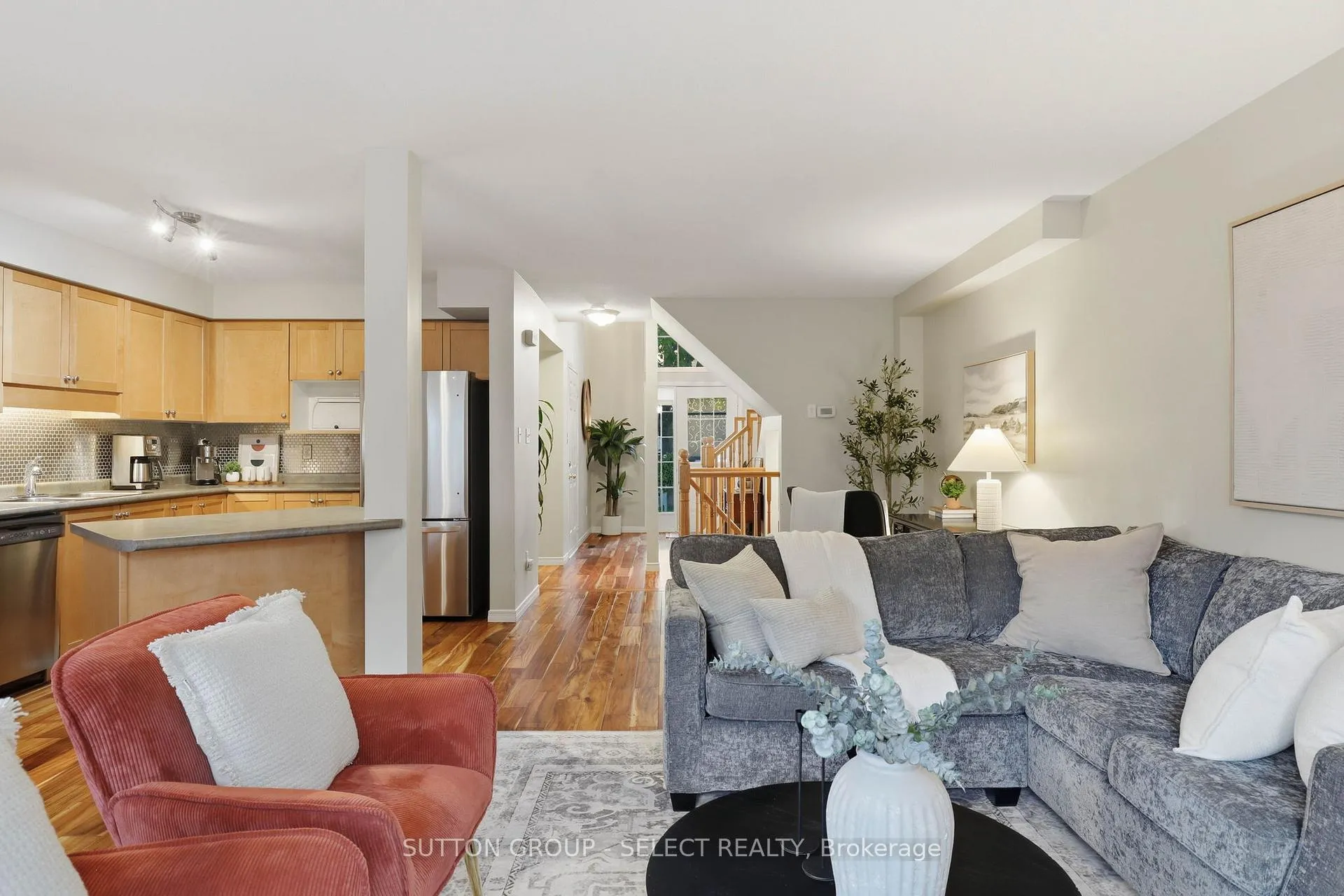 Photo 13 of 760 Silversmith Street, London, North M — HOMEH