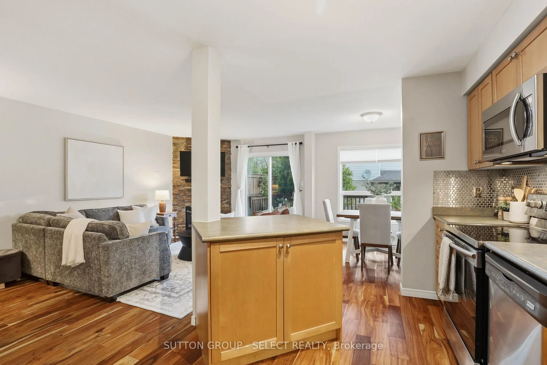 Photo 18 of 760 Silversmith Street, London, North M — HOMEH
