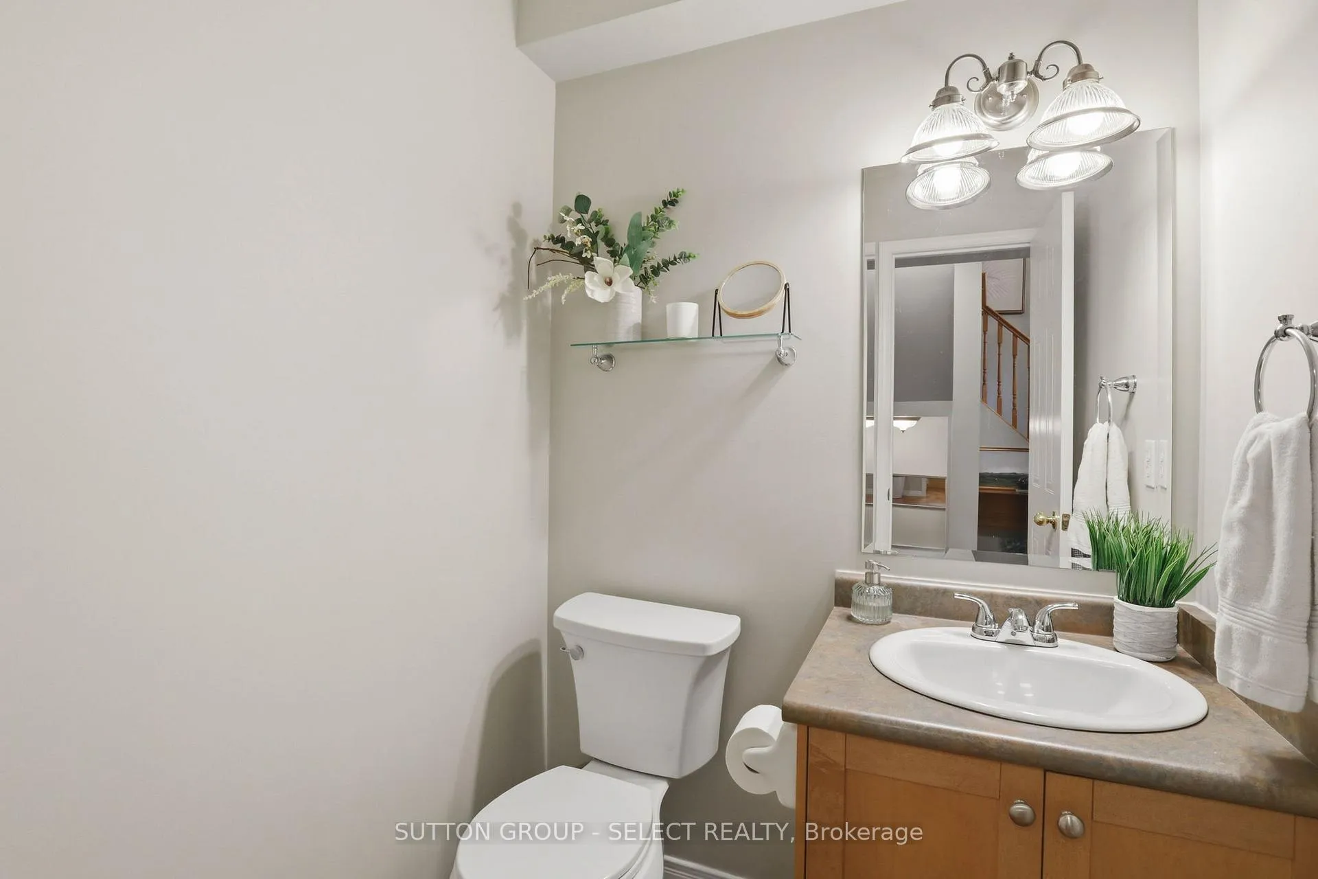 Photo 19 of 760 Silversmith Street, London, North M — HOMEH