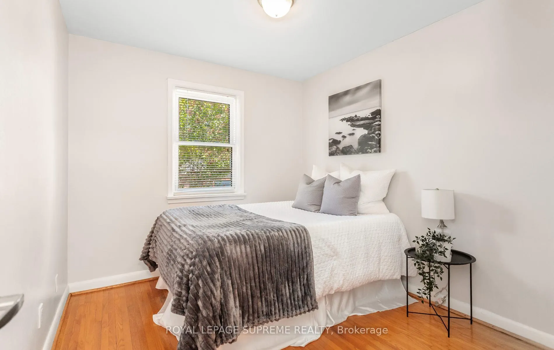 Photo 19 of 16 East Drive, Toronto, Rockcliffe-Smythe — HOMEH