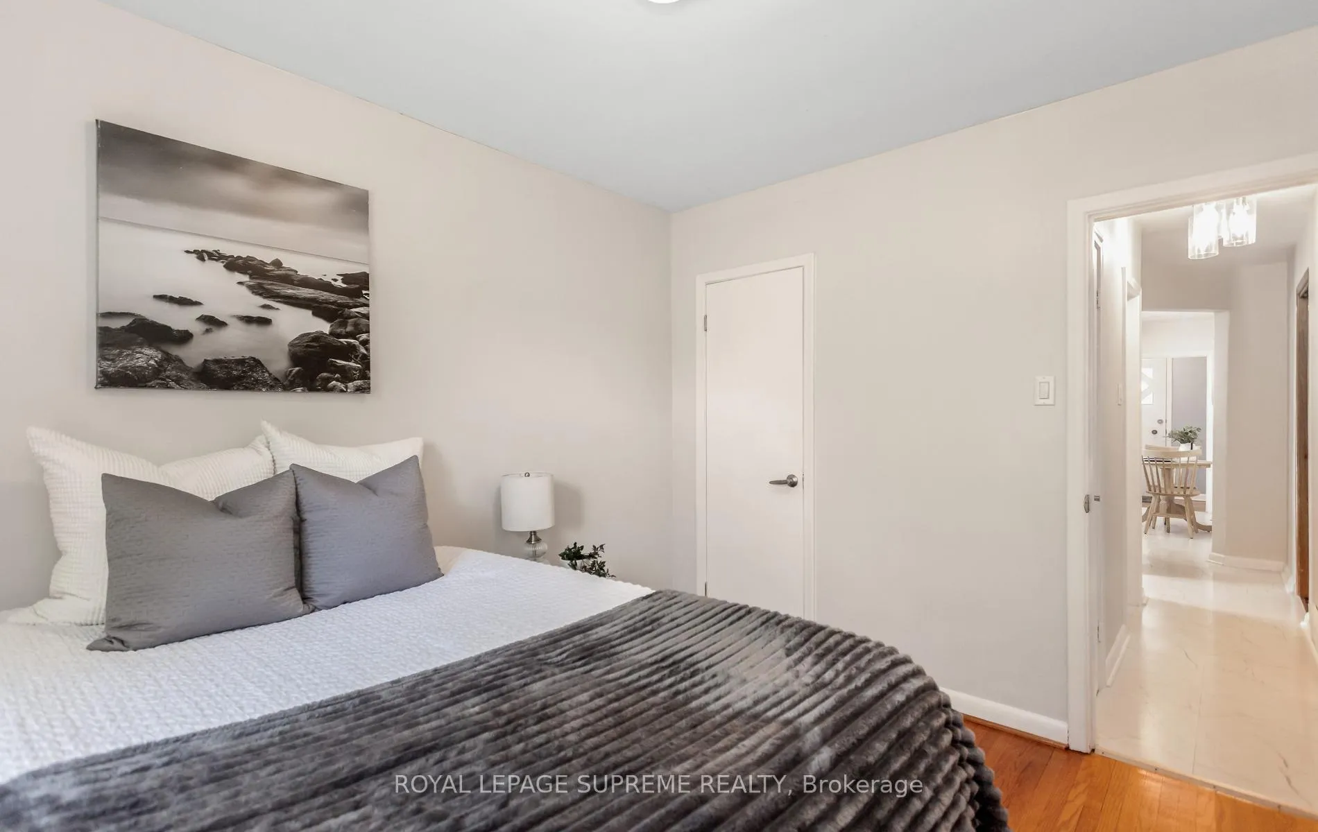 Photo 20 of 16 East Drive, Toronto, Rockcliffe-Smythe — HOMEH