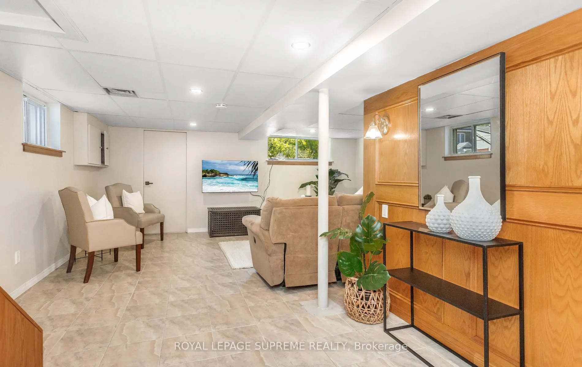 Photo 25 of 16 East Drive, Toronto, Rockcliffe-Smythe — HOMEH