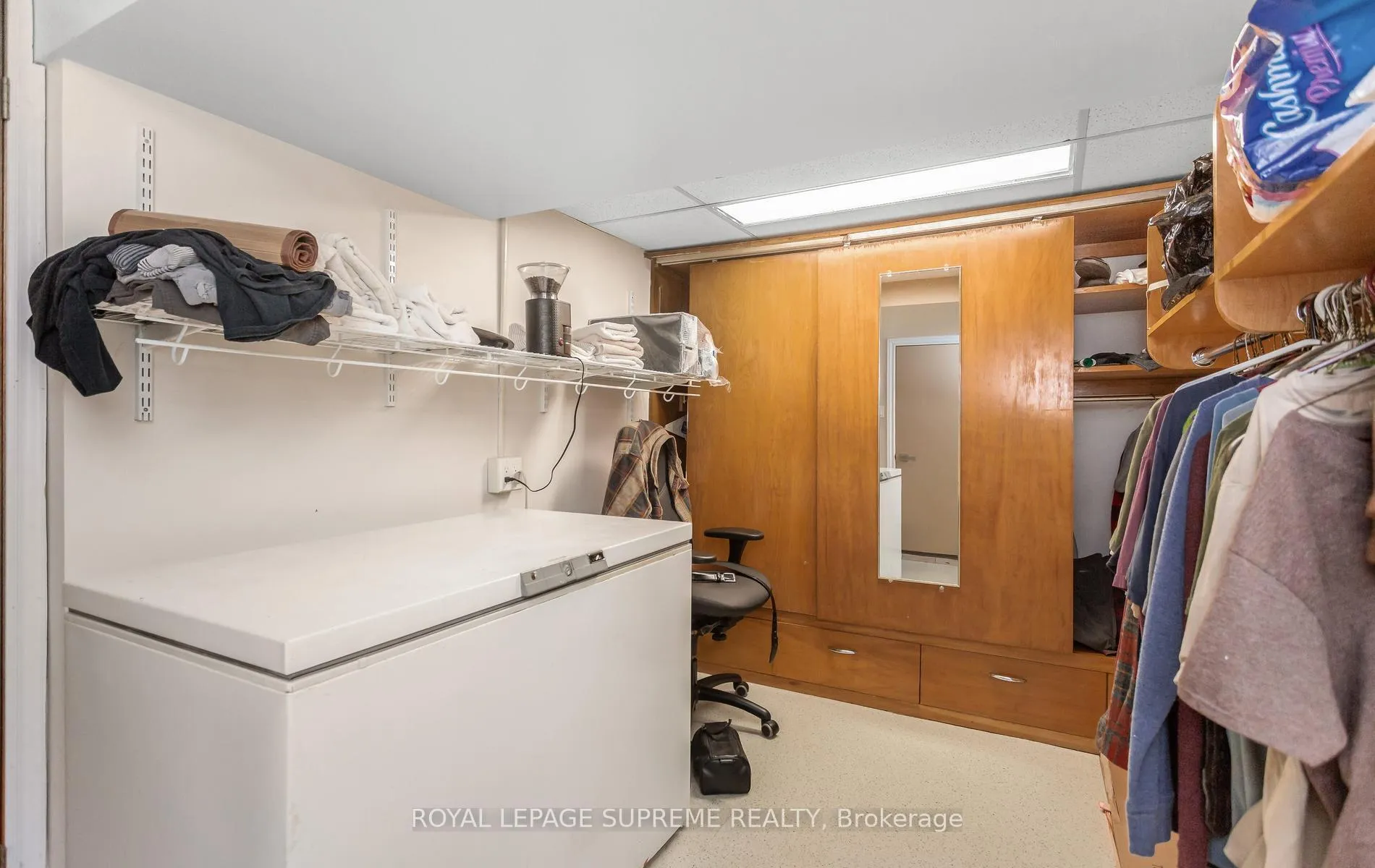 Photo 36 of 16 East Drive, Toronto, Rockcliffe-Smythe — HOMEH