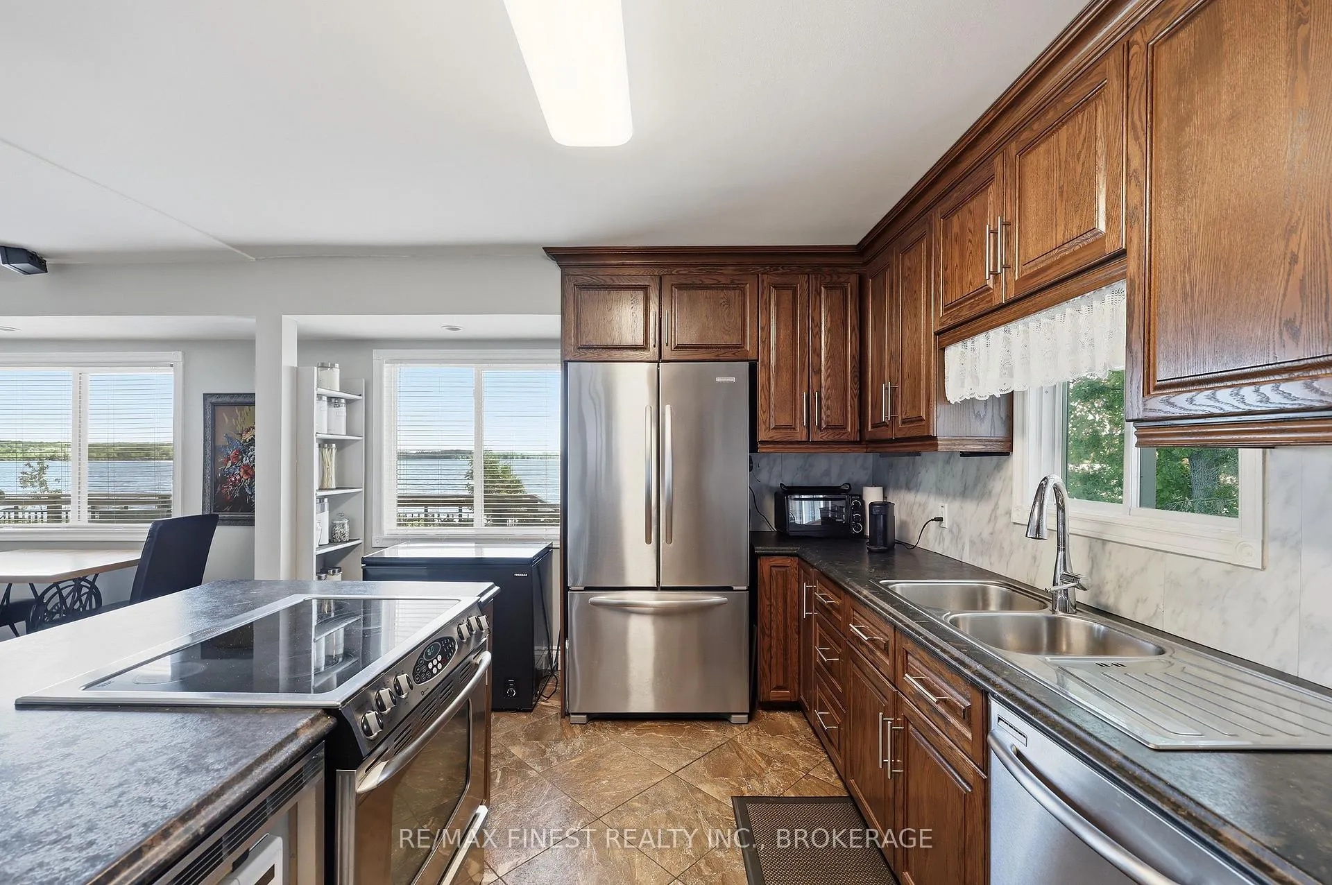 Photo 5 of 881 River Styx Lane, Kingston, City North of 401 — HOMEH