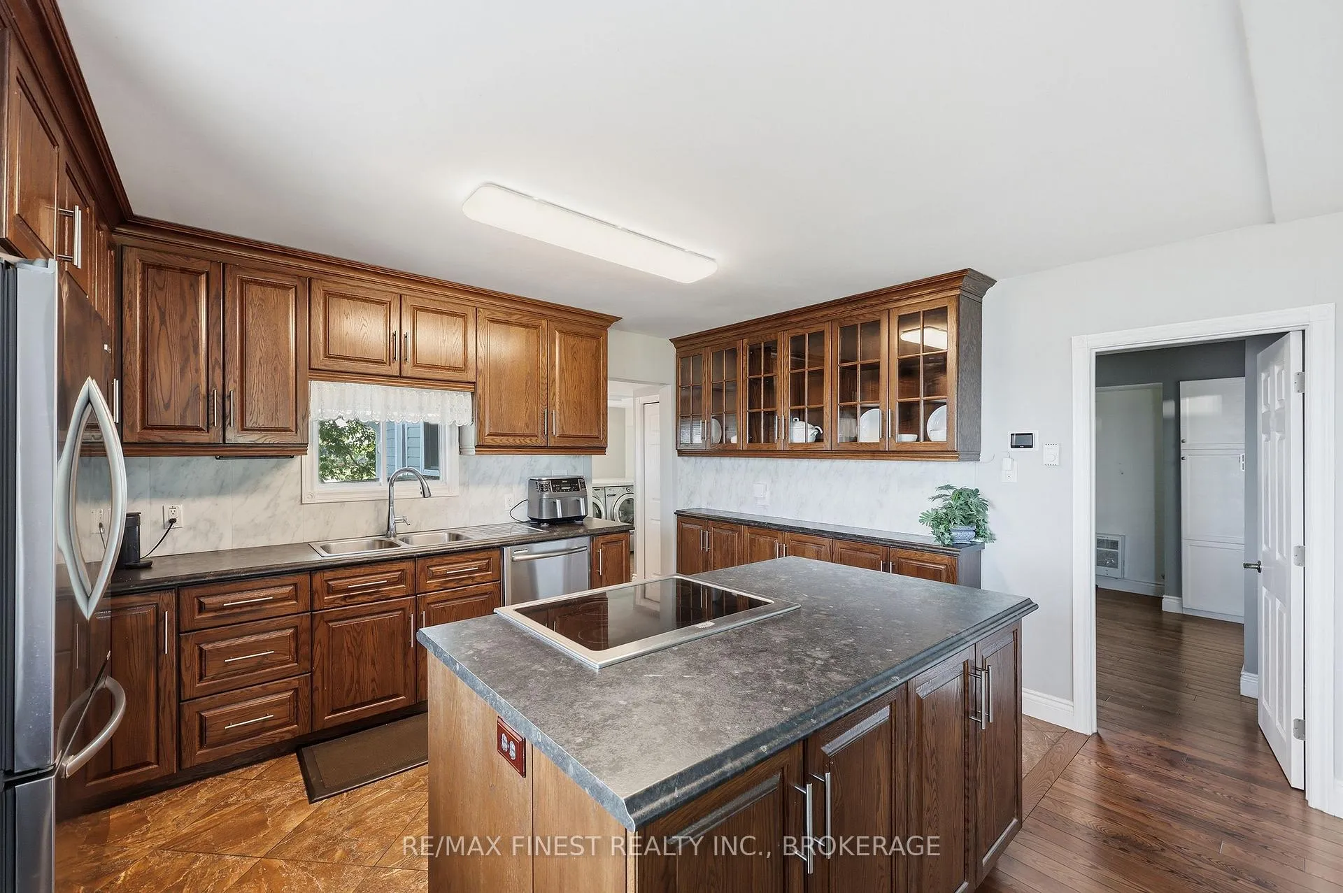 Photo 7 of 881 River Styx Lane, Kingston, City North of 401 — HOMEH
