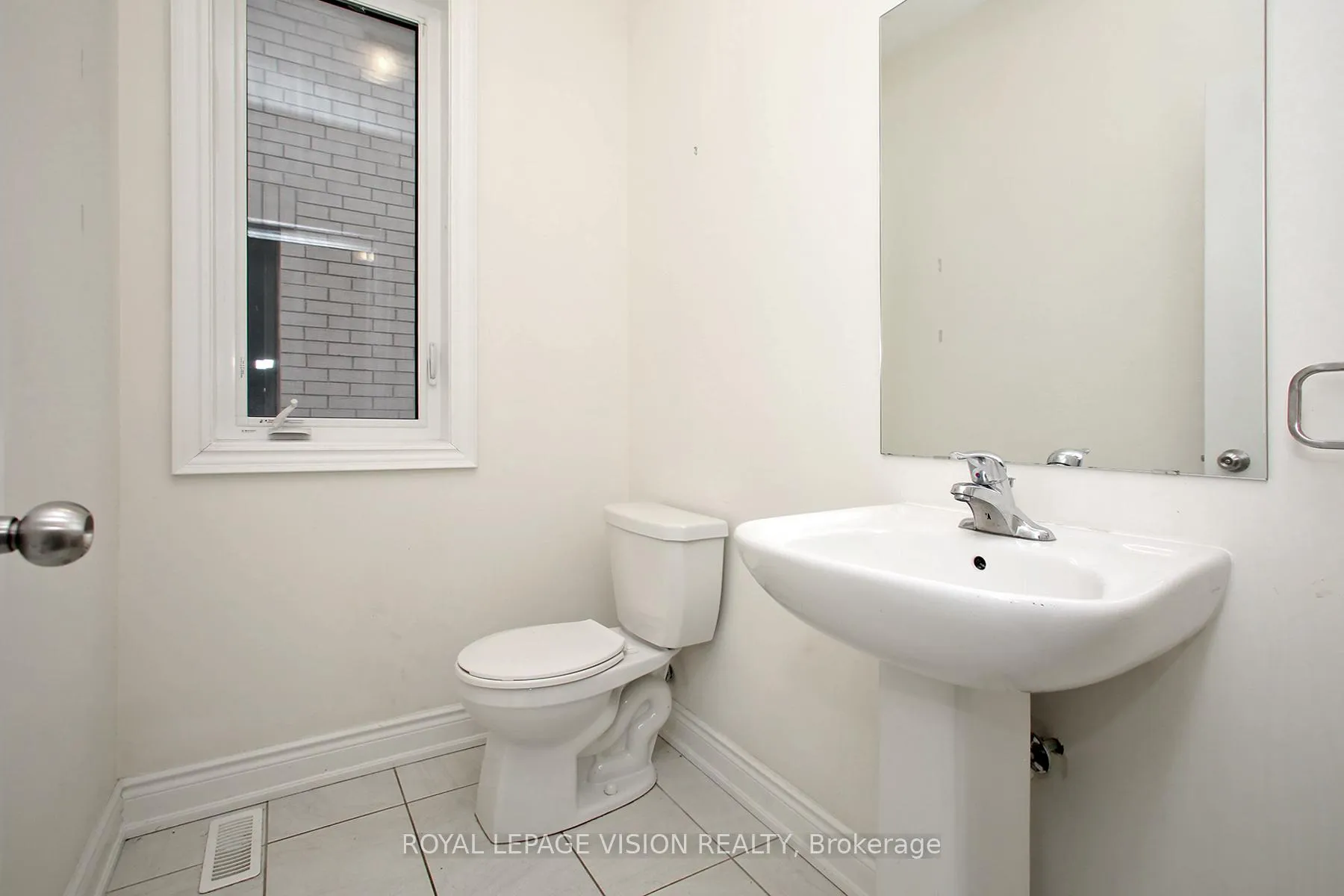 Photo 6 of 67 Ogston Crescent, Whitby, Rural Whitby — HOMEH