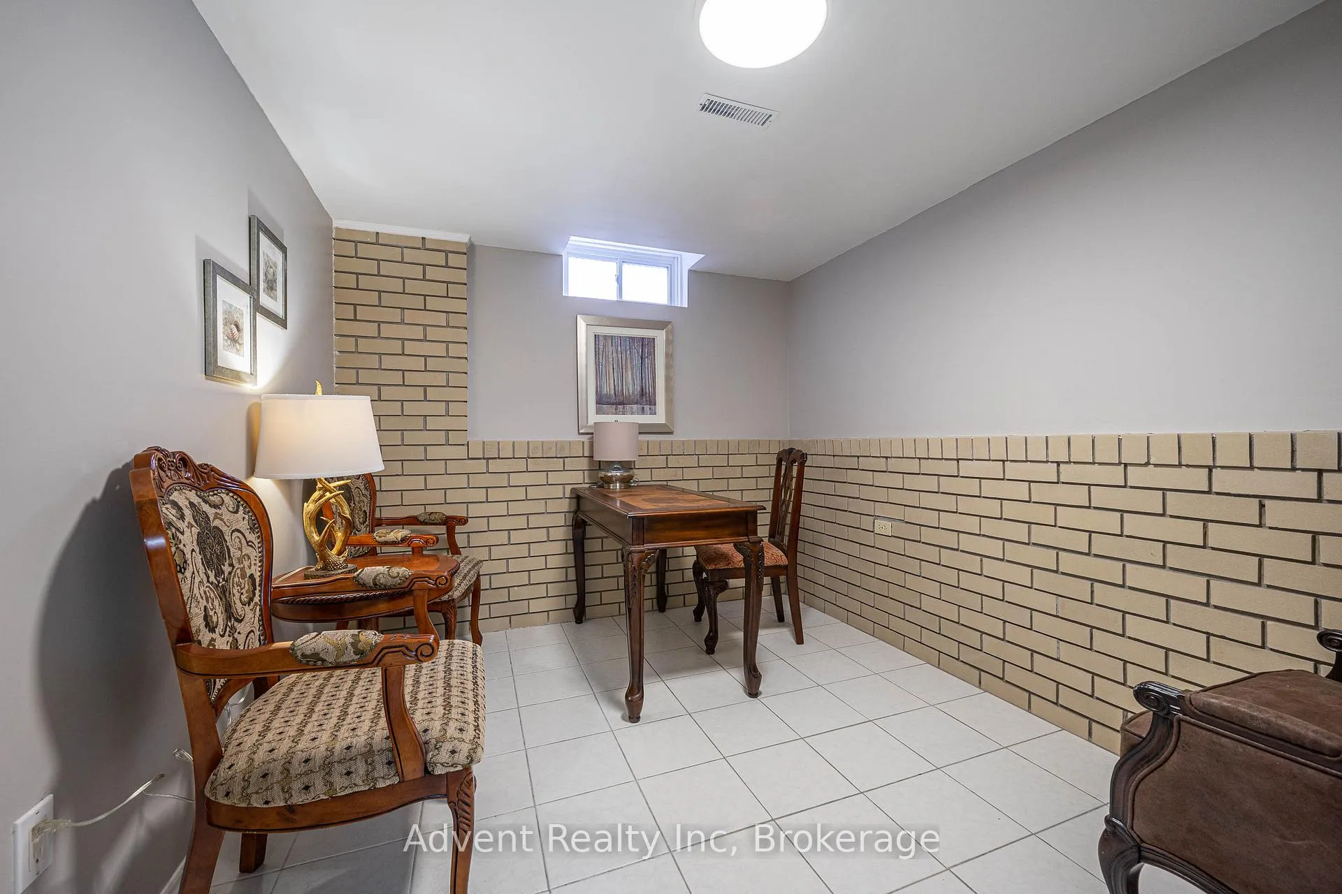 Photo 9 of Unit Bsmt, 49 Cherhill Drive, Vaughan, Maple — HOMEH