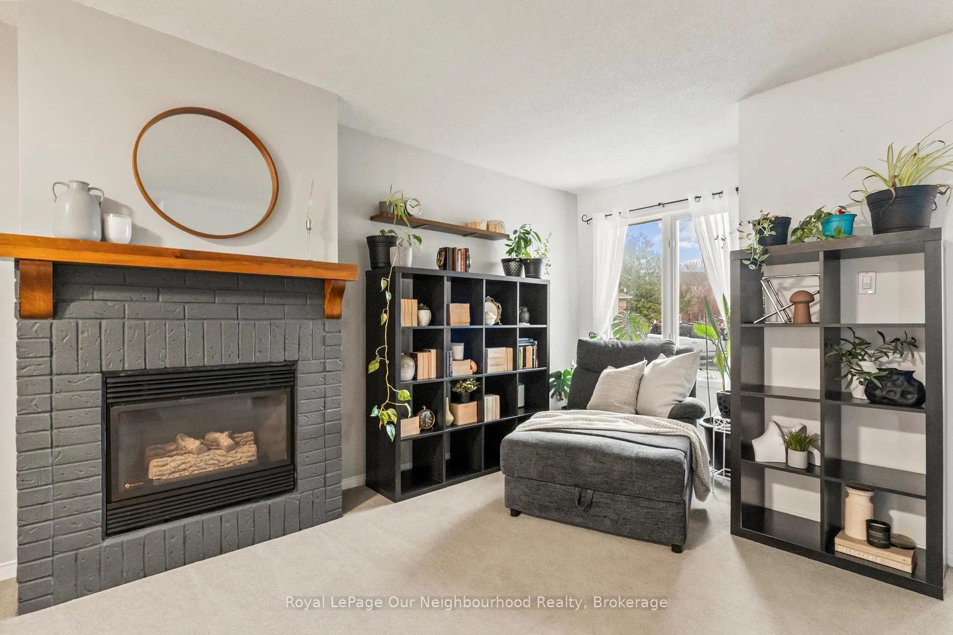 Photo 5 of 61 Fry Crescent, Clarington, Bowmanville — HOMEH