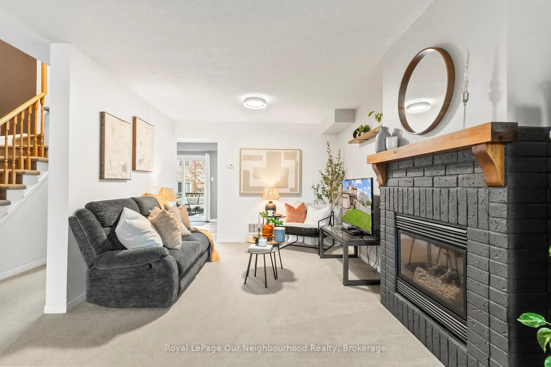 Photo 7 of 61 Fry Crescent, Clarington, Bowmanville — HOMEH