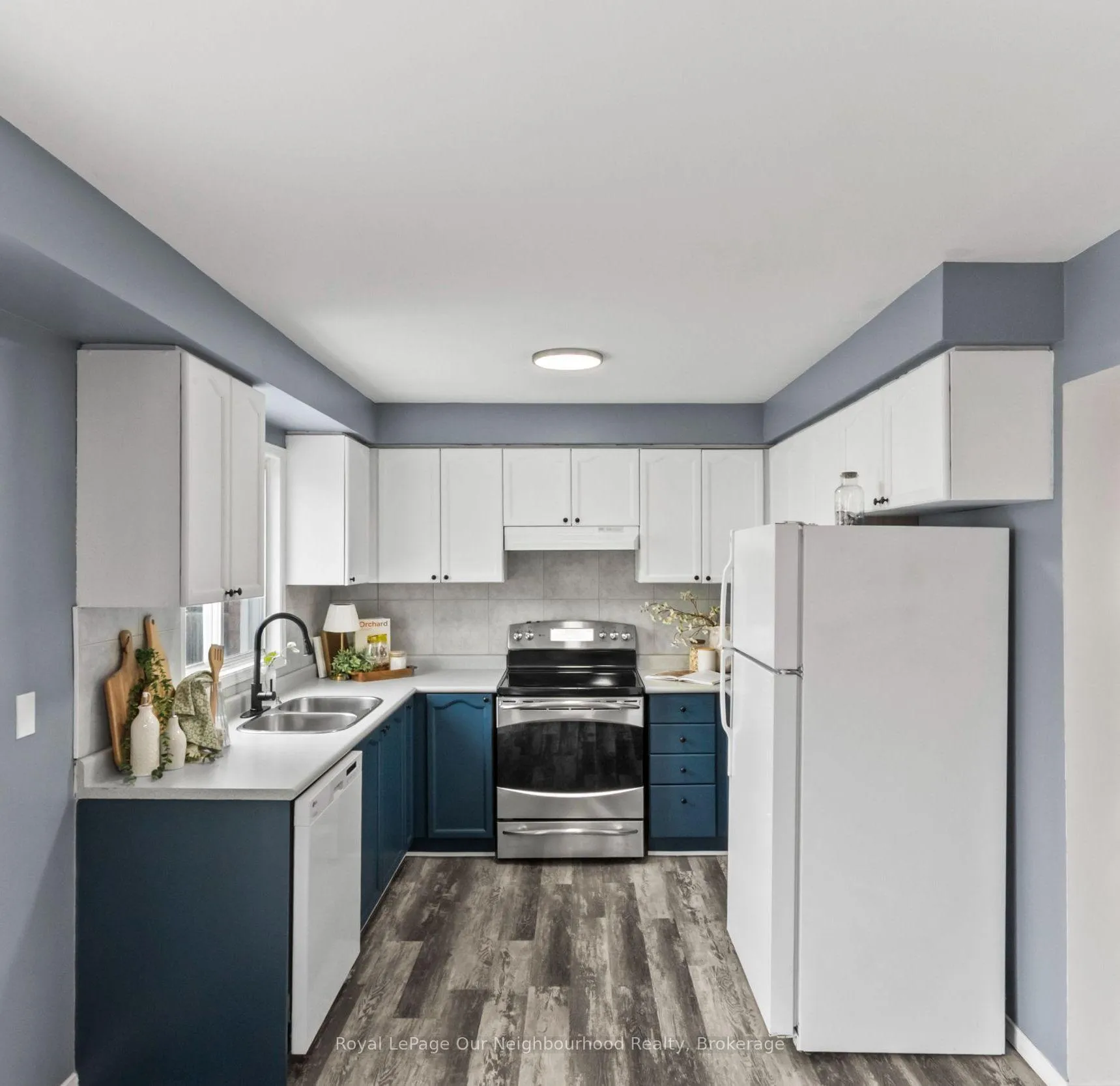 Photo 8 of 61 Fry Crescent, Clarington, Bowmanville — HOMEH