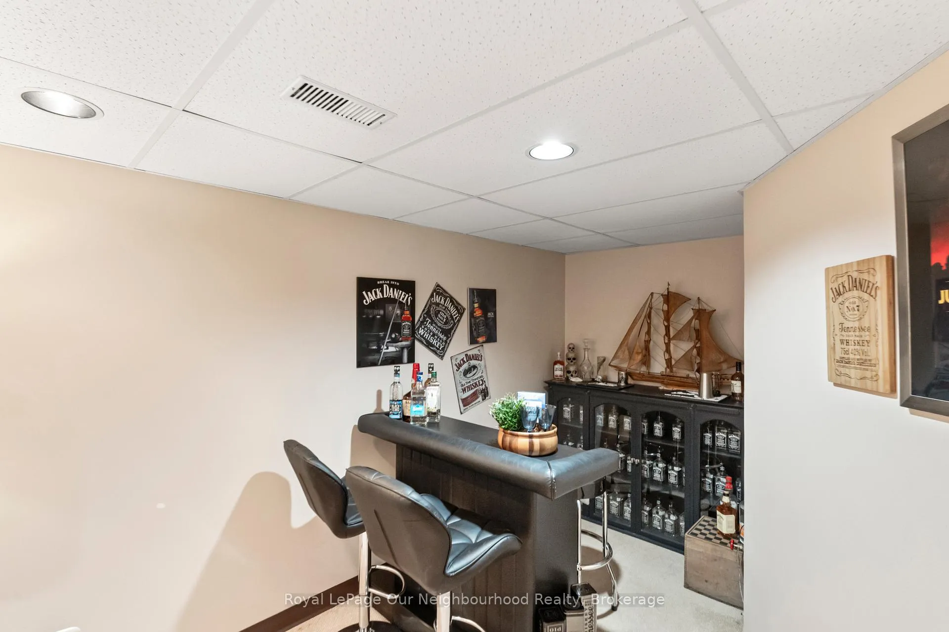 Photo 26 of 61 Fry Crescent, Clarington, Bowmanville — HOMEH
